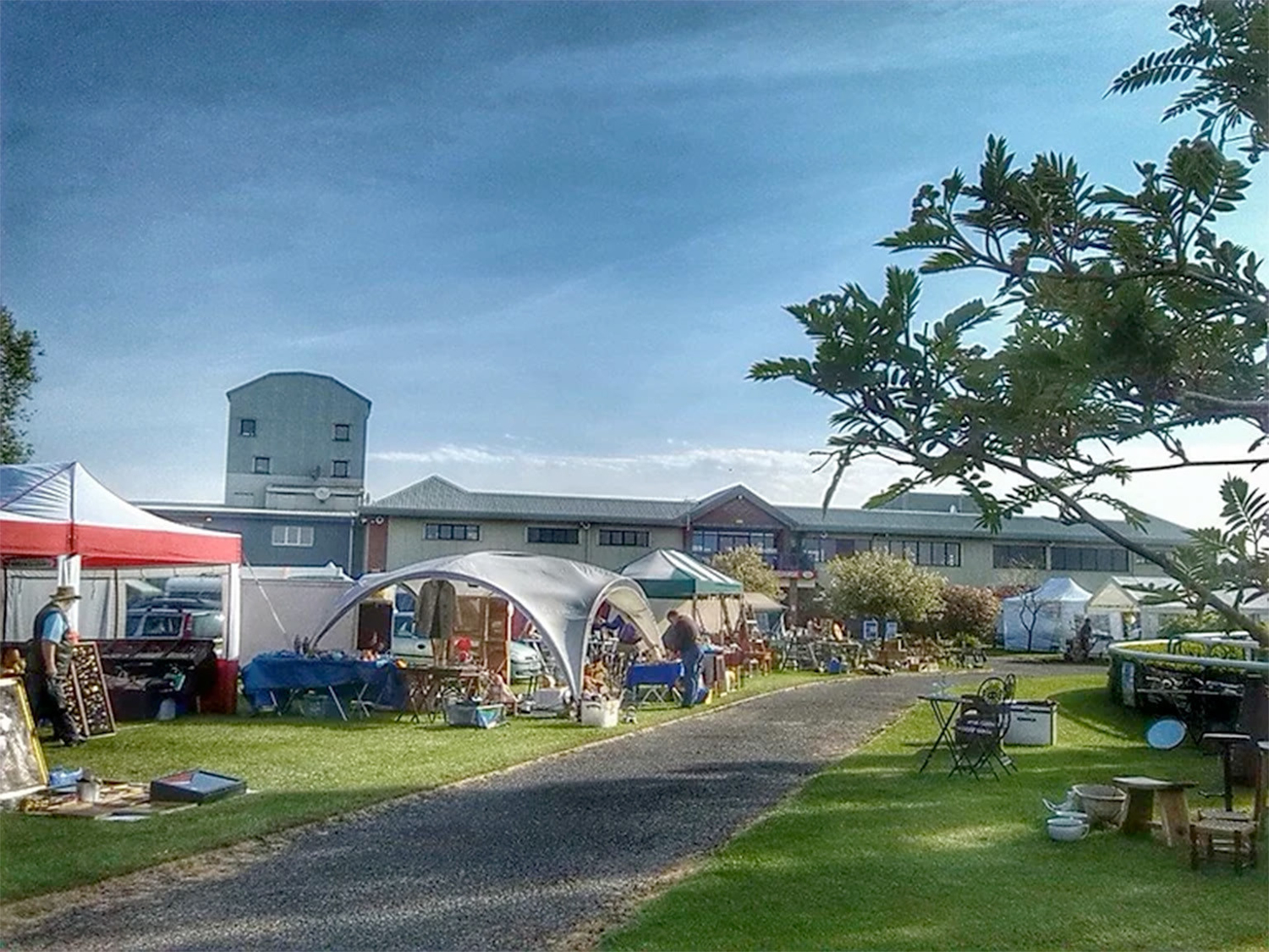 Southwell Racecourse Antiques Market main picture