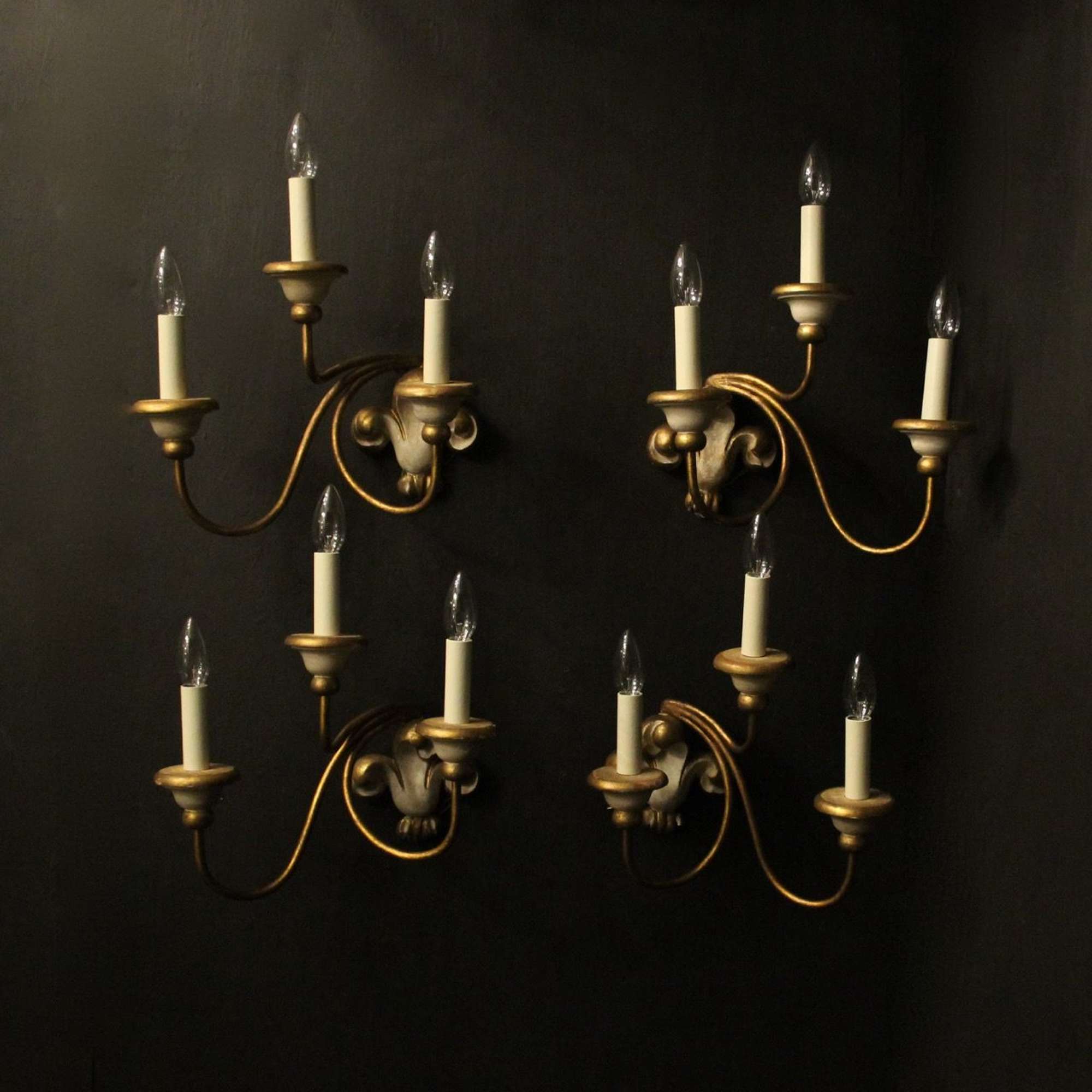 Italian Set Of 4 Polychrome Gilded Wall Lights