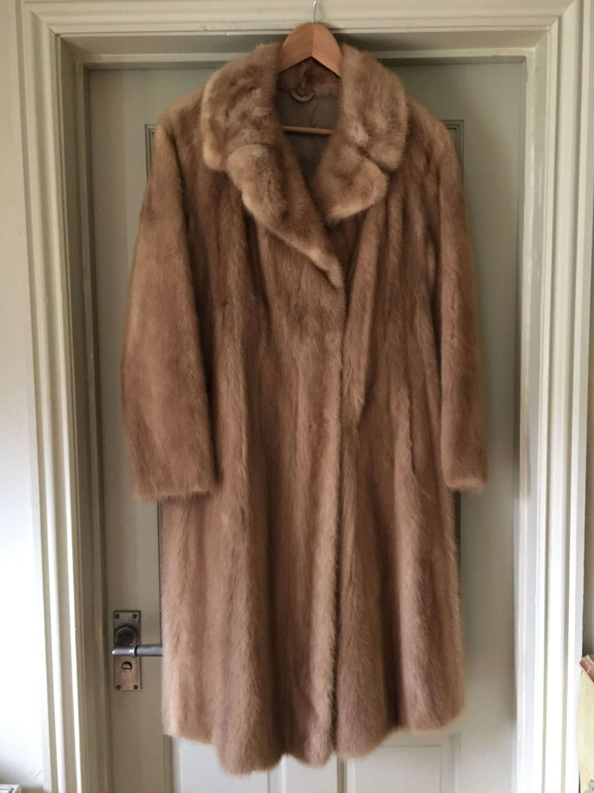 Vintage full length natural blonde palamino ranch mink coat size 14