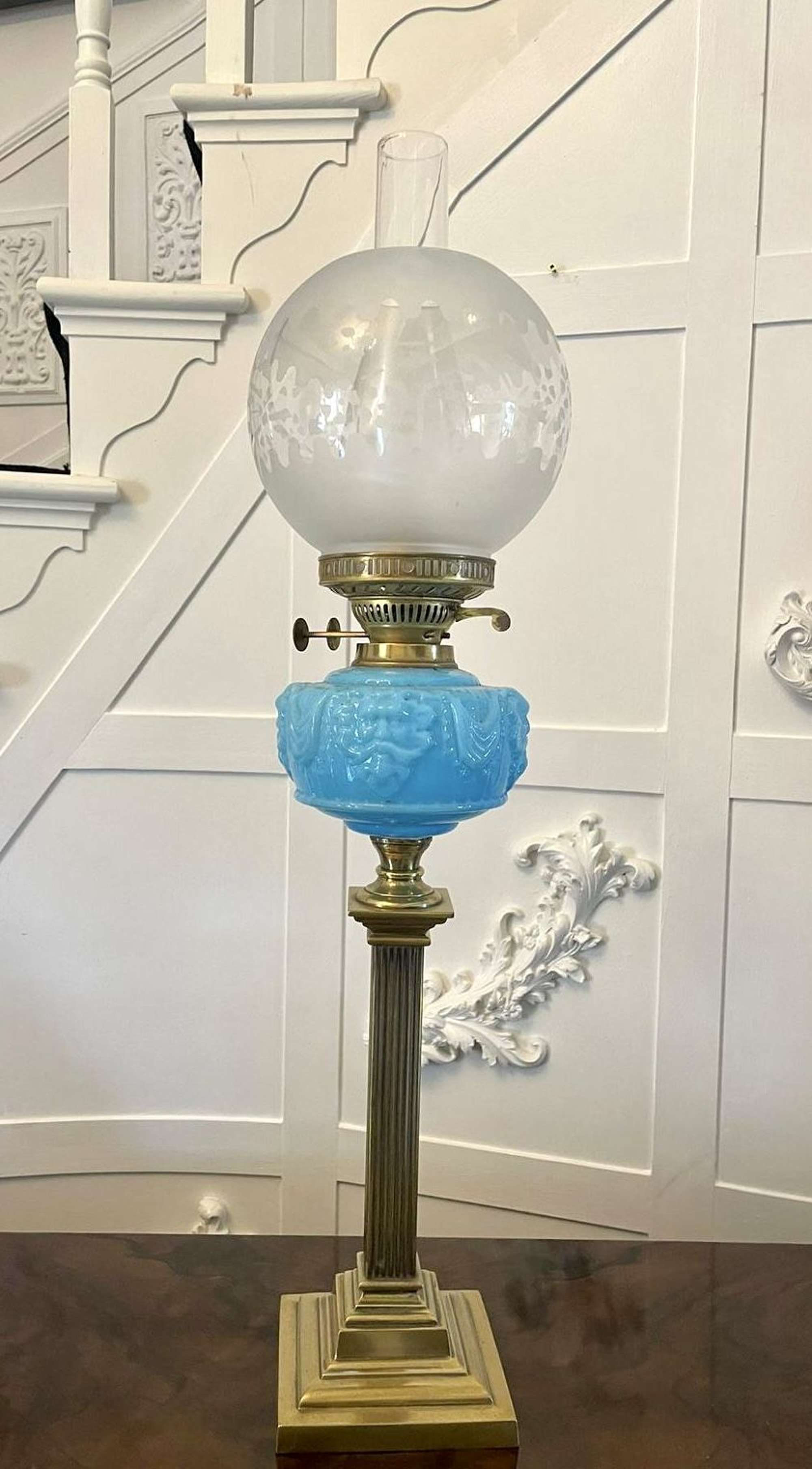 Outstanding Antique Victorian Brass Corinthian Column Oil Lamp
