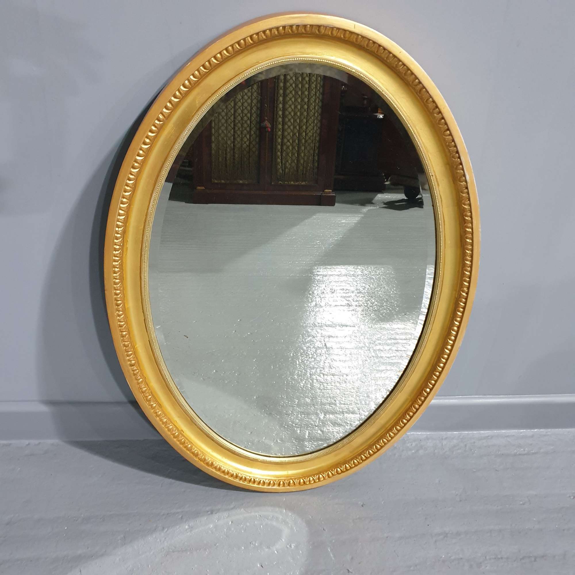 Very Nice Edwardian Gilt Oval Antique Mirror