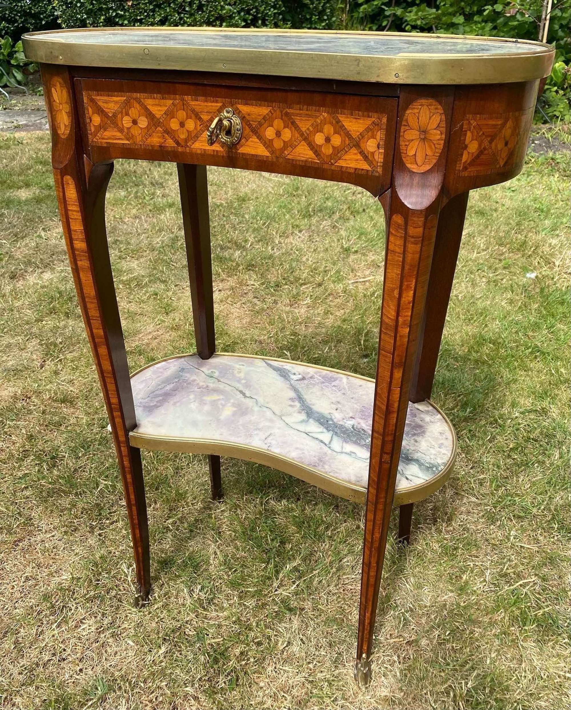Small fine parquetry and marquetry side table