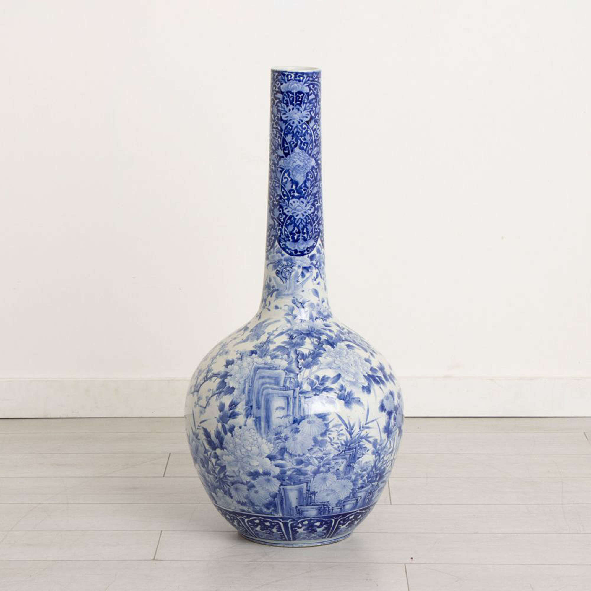 Japanese Meiji Period (1868-1889) Rare Large Tianqiuping vase