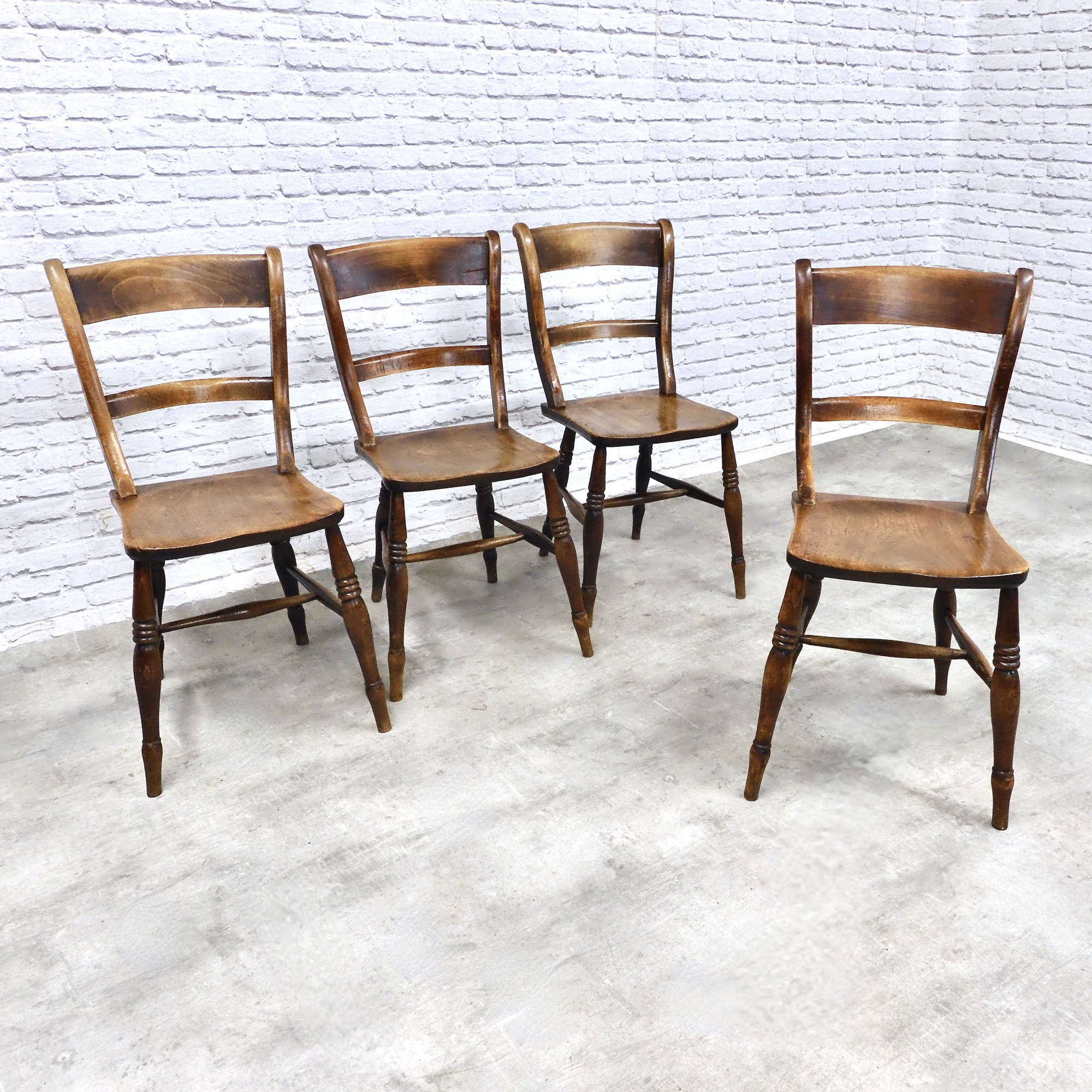 Set 4 Windsor Barback Kitchen Chairs