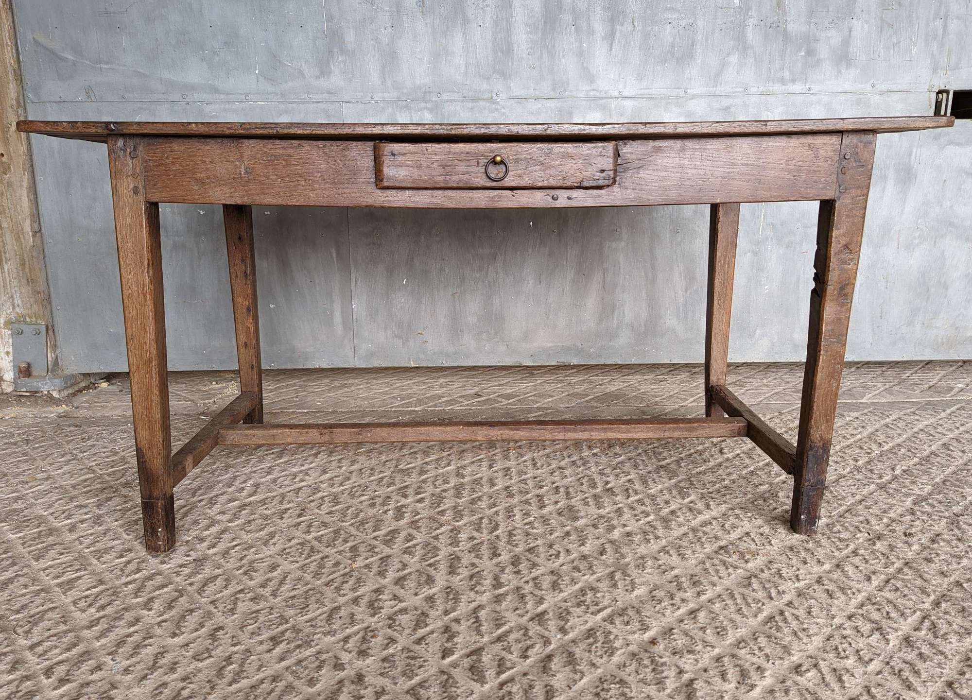 M1727 A PRETTY ANTIQUE FRENCH RUSTIC OAK COTTAGE TABLE