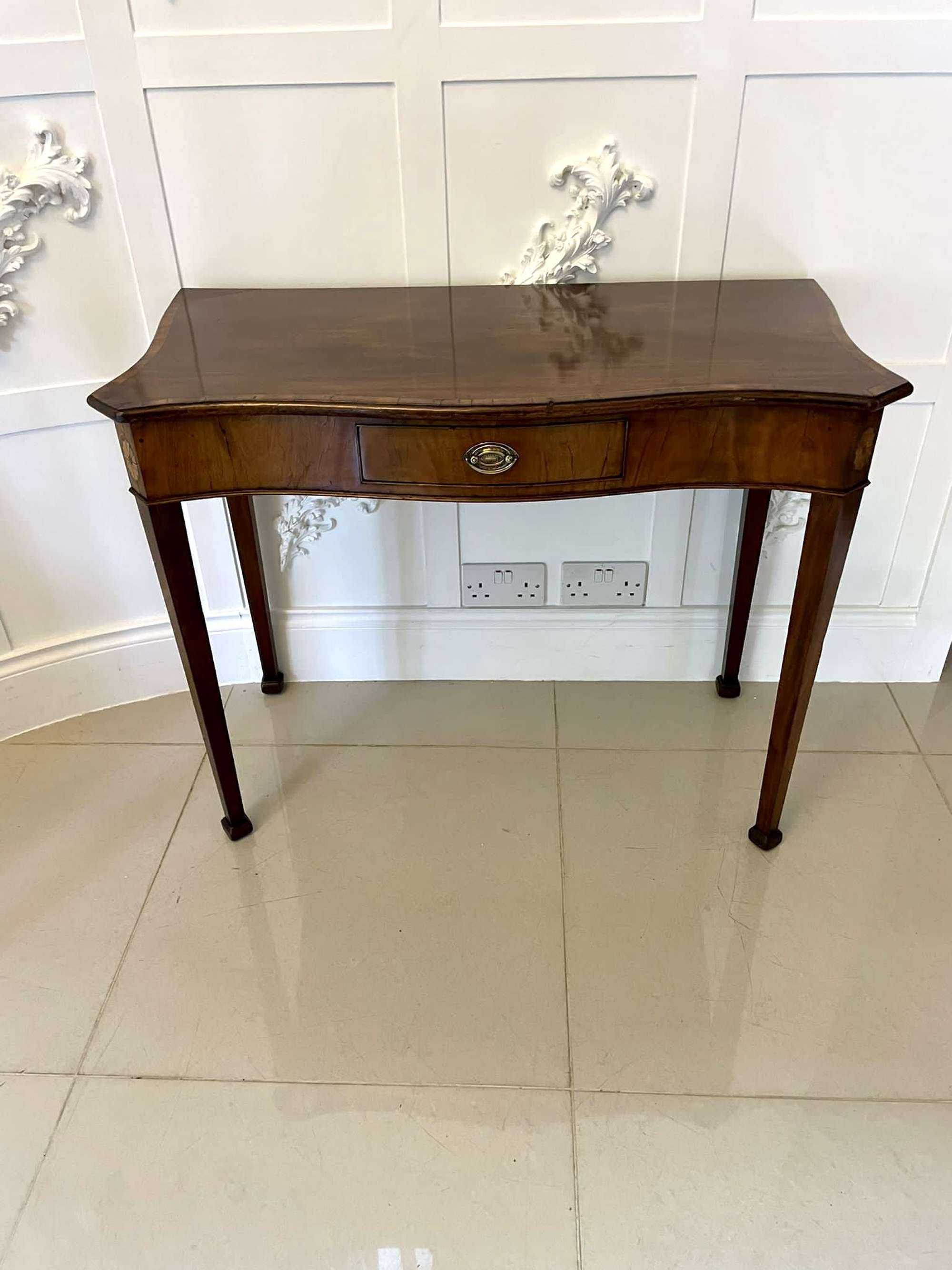 Antique 18th Century George III Quality Mahogany Hepplewhite Serpentine Shaped Side Table