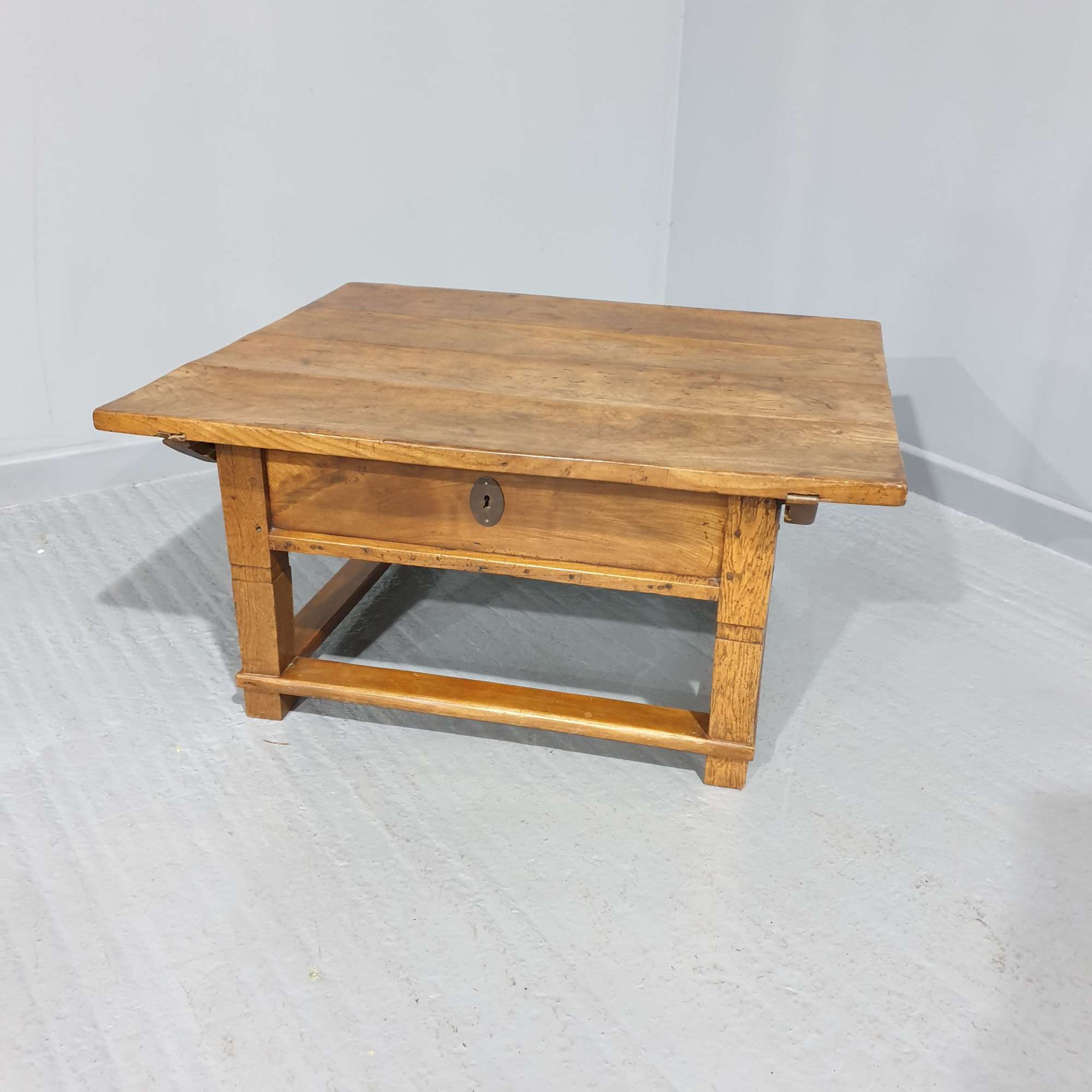 Super Chestnut Coffee Table