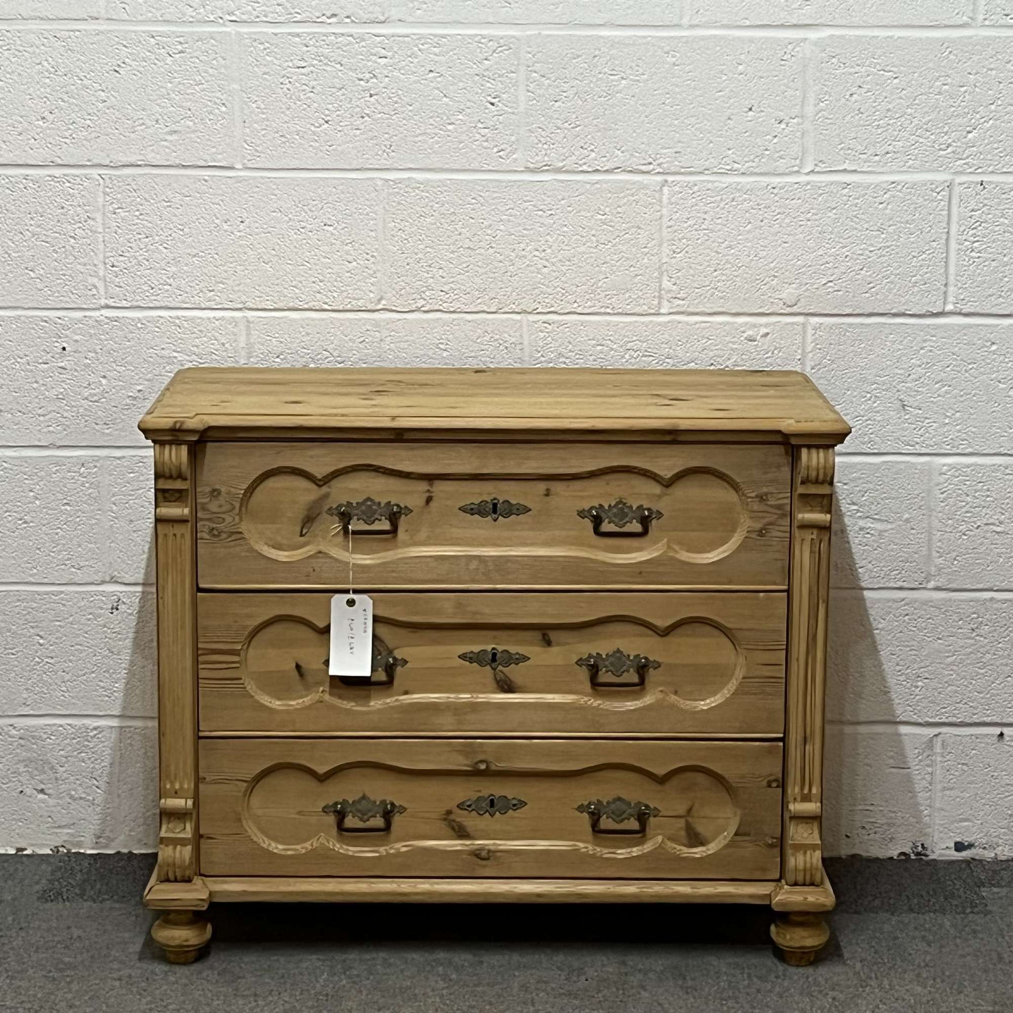 Beautiful Antique Pine Chest Of 3 Drawers