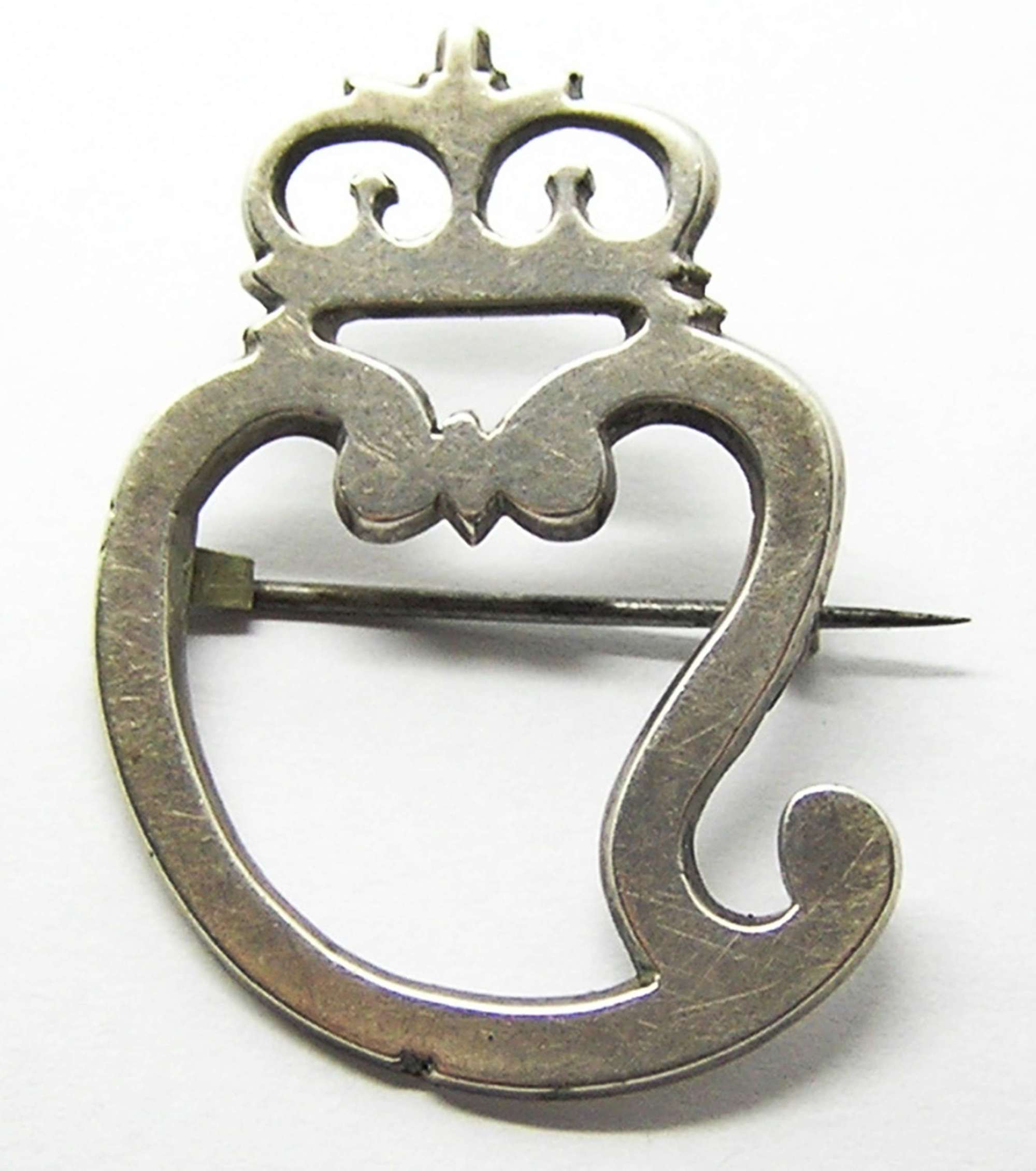 Georgian silver heart shaped Luckenbooth brooch