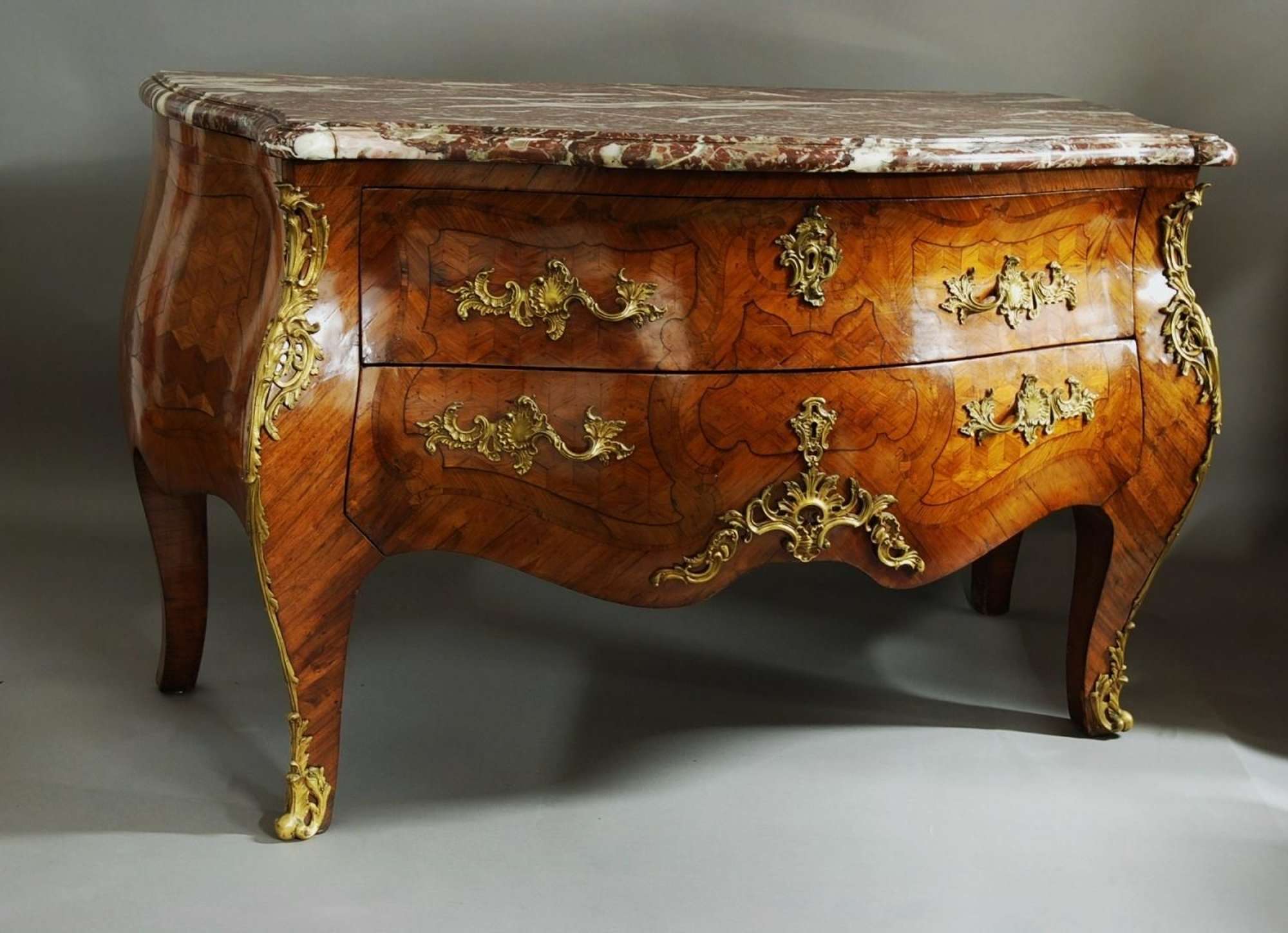 Rare early 18thc French Kingwood Louis XV commode of bold proportions