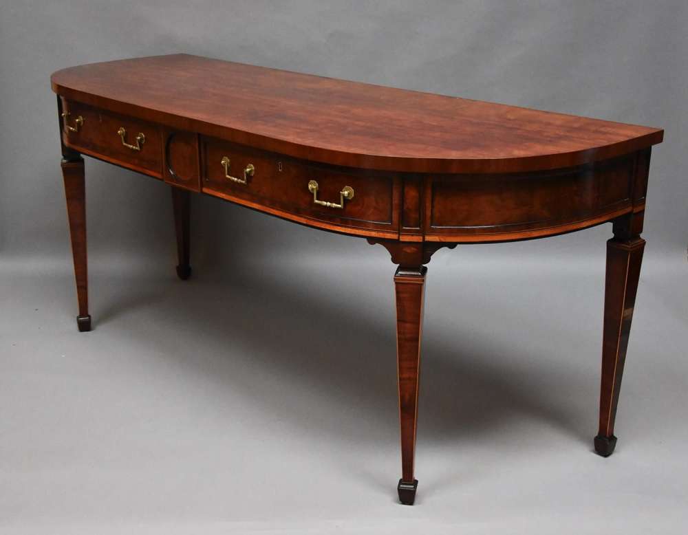 Fine quality 18thc Sheraton mahogany bow front side server