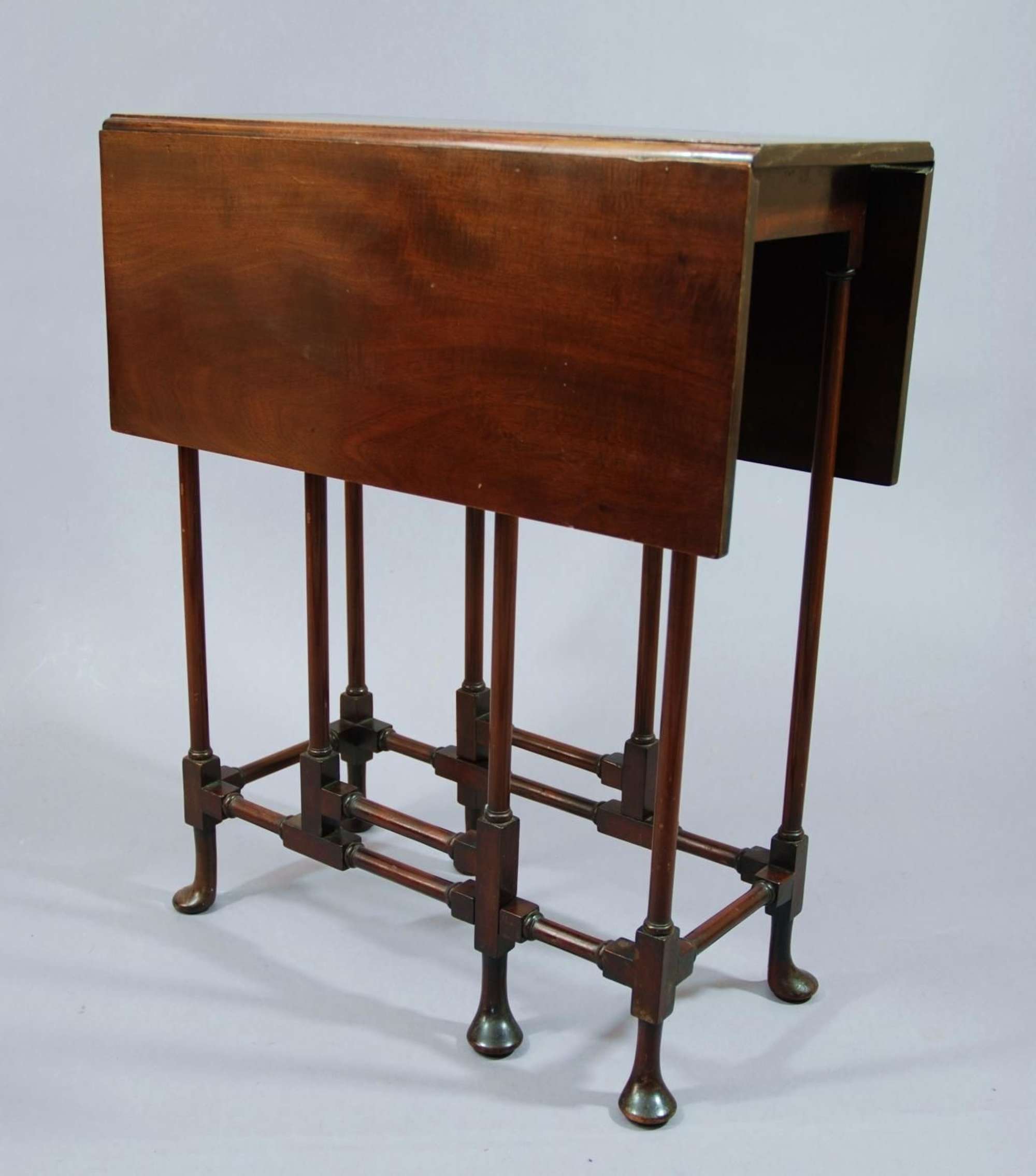 Late 19thc mahogany drop leaf spider table