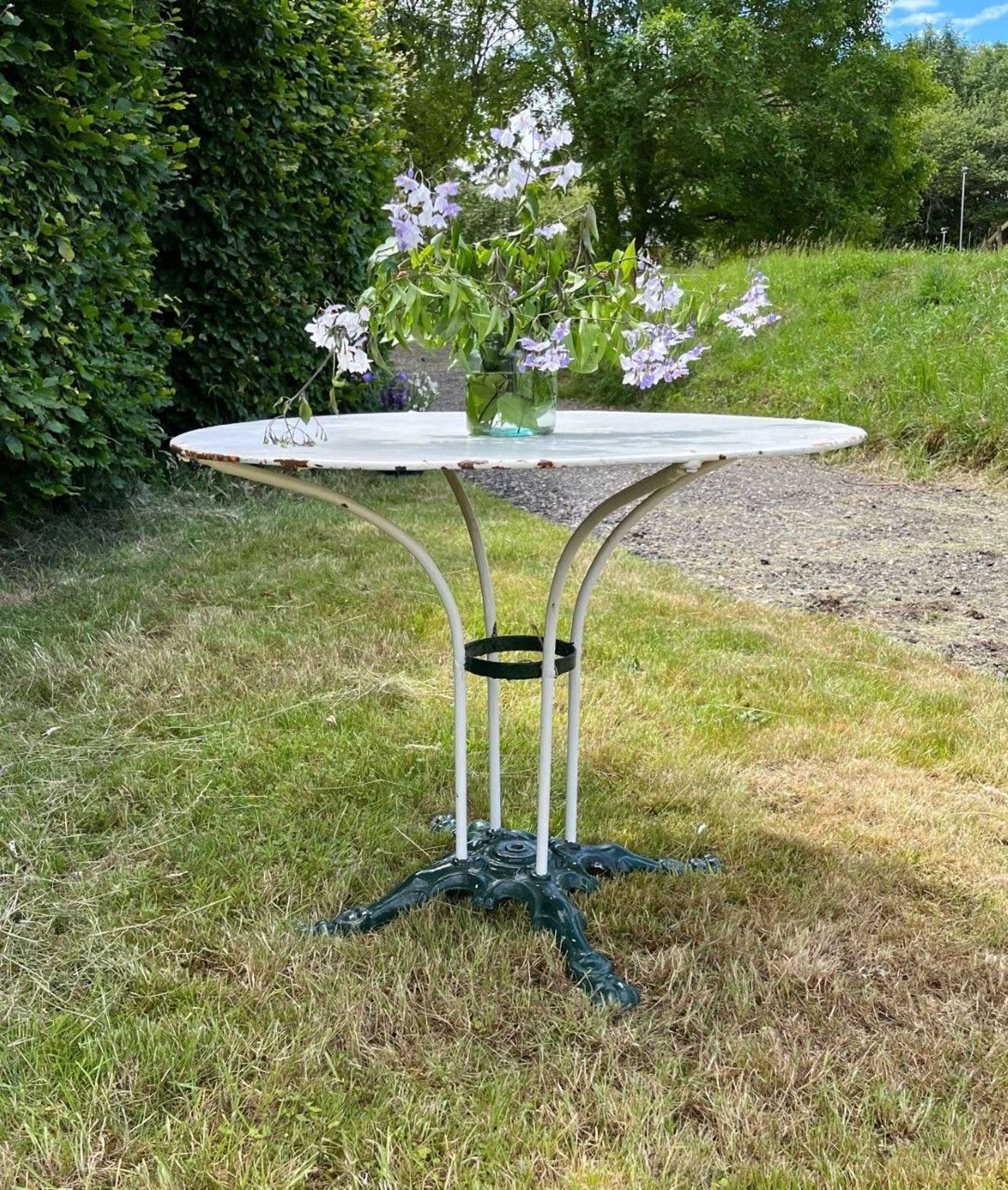 French Green And White Circular Garden Table