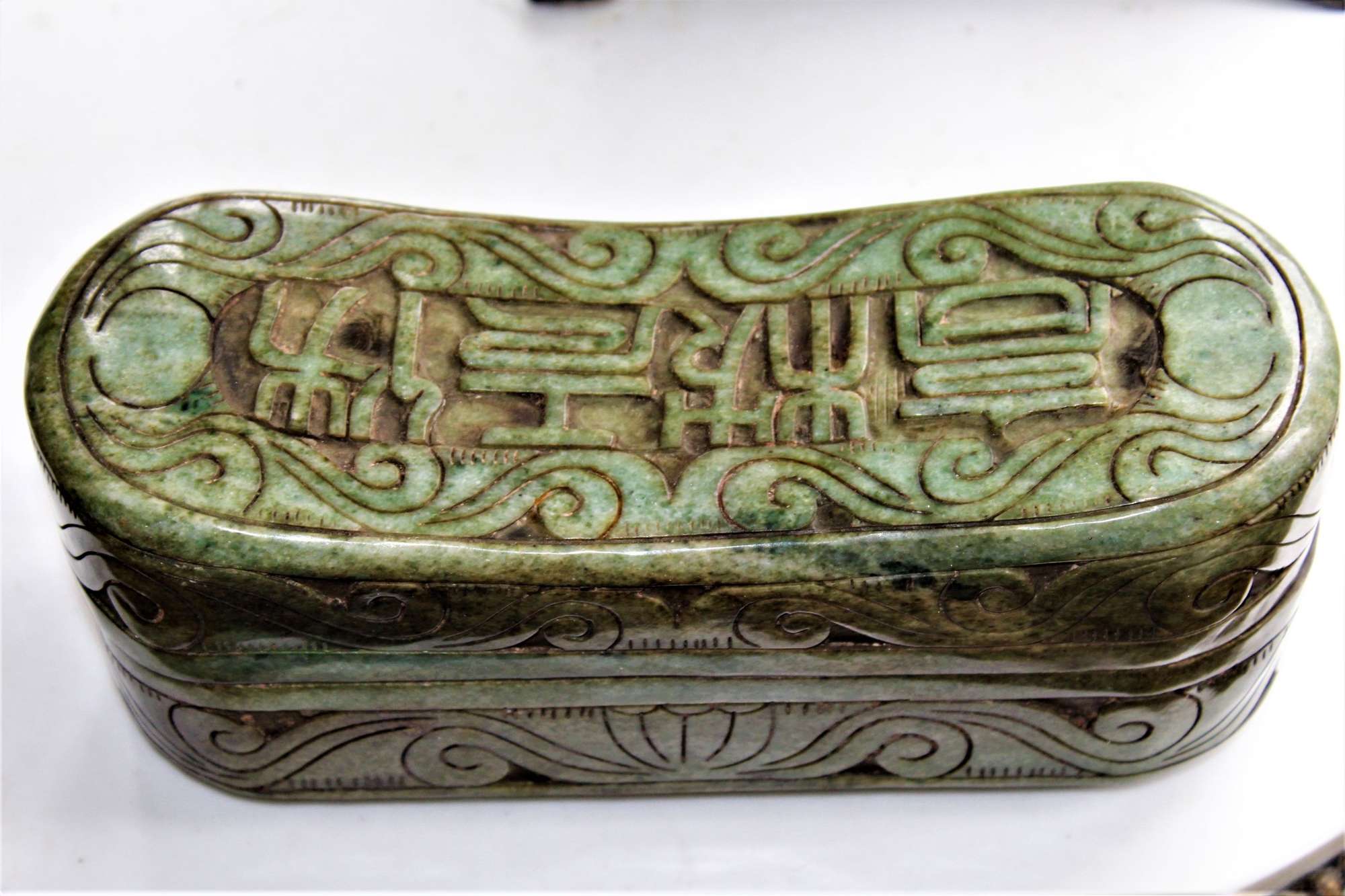 A Very Impressive Finely Carved Hard Stone Chinese Head Rest And Box