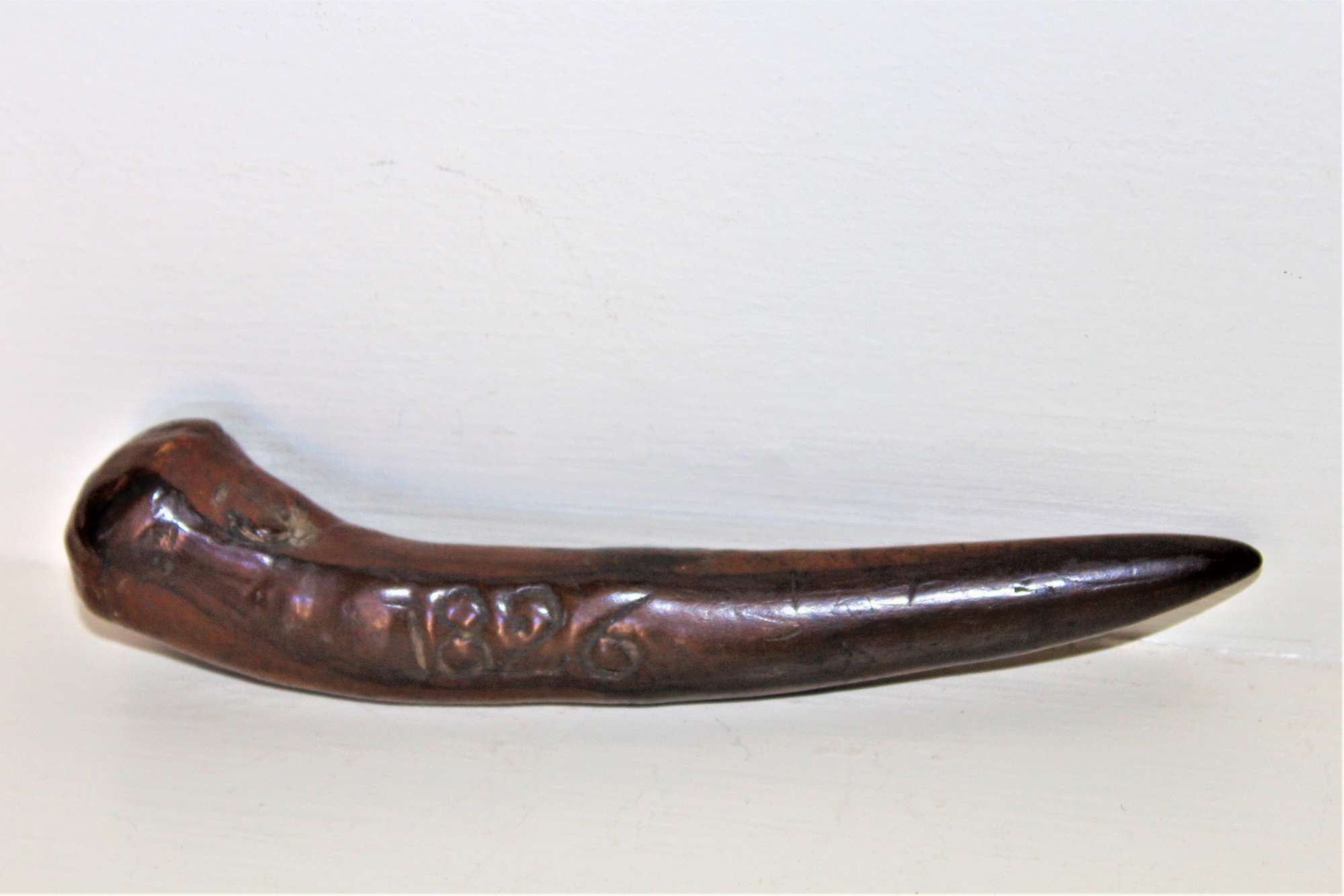 An early 19th century carved wood sailors fid
