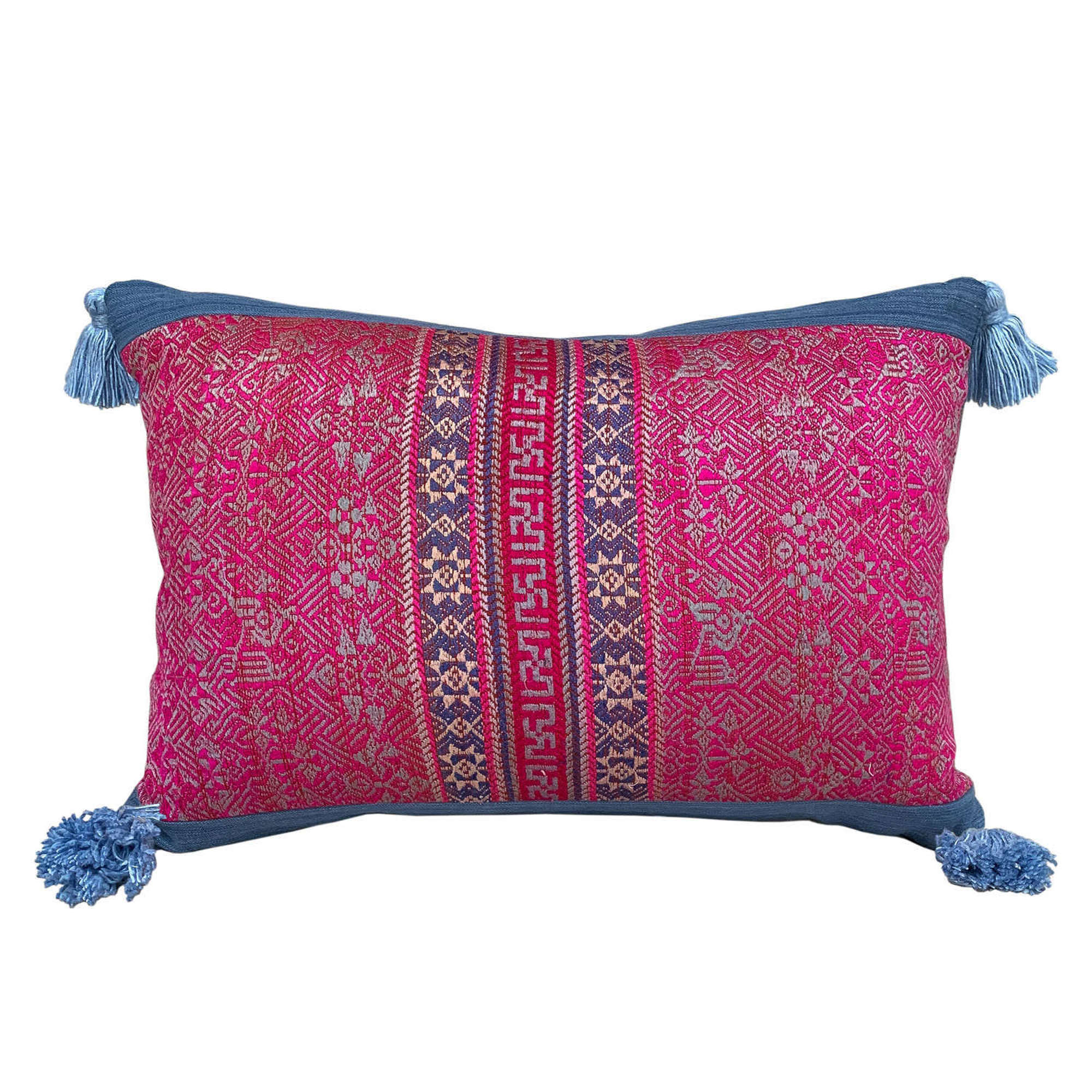 Maonan cushions with silk tassels