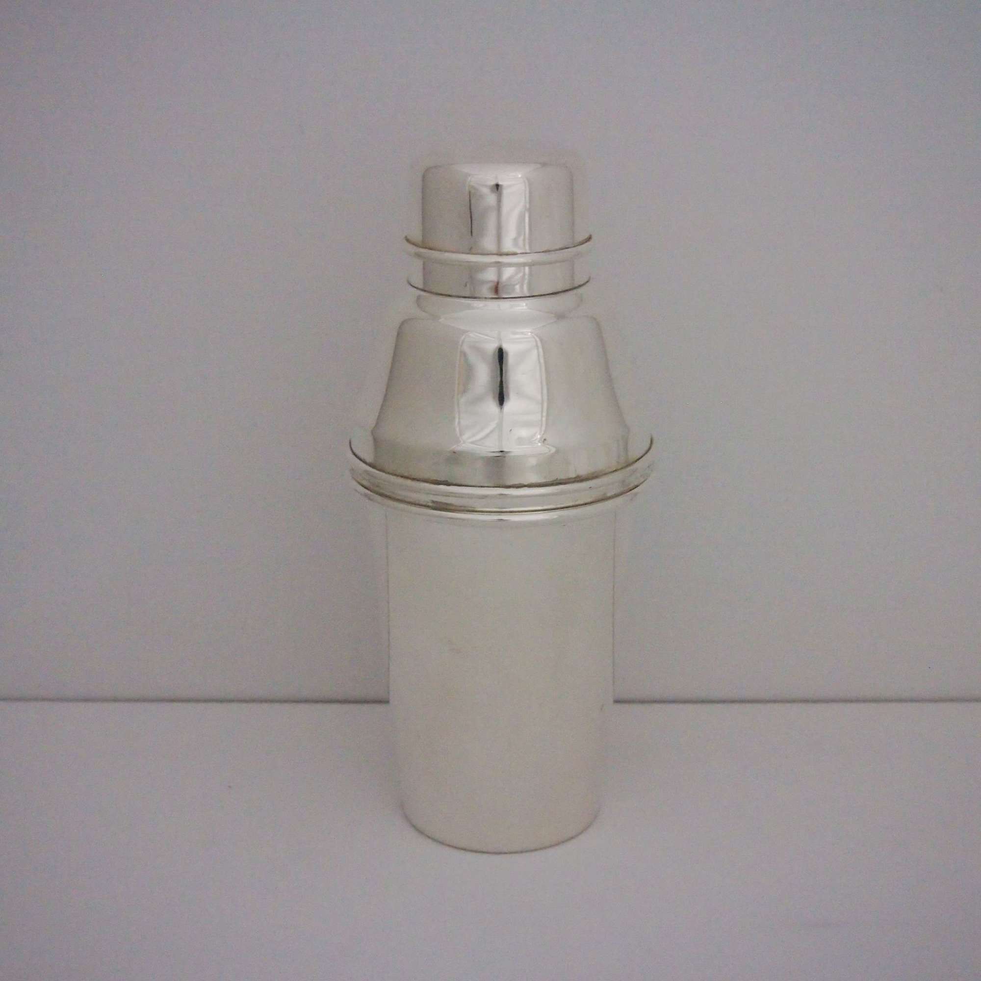 Vintage Classic Chubby Silver Plate Cocktail Shaker W8694