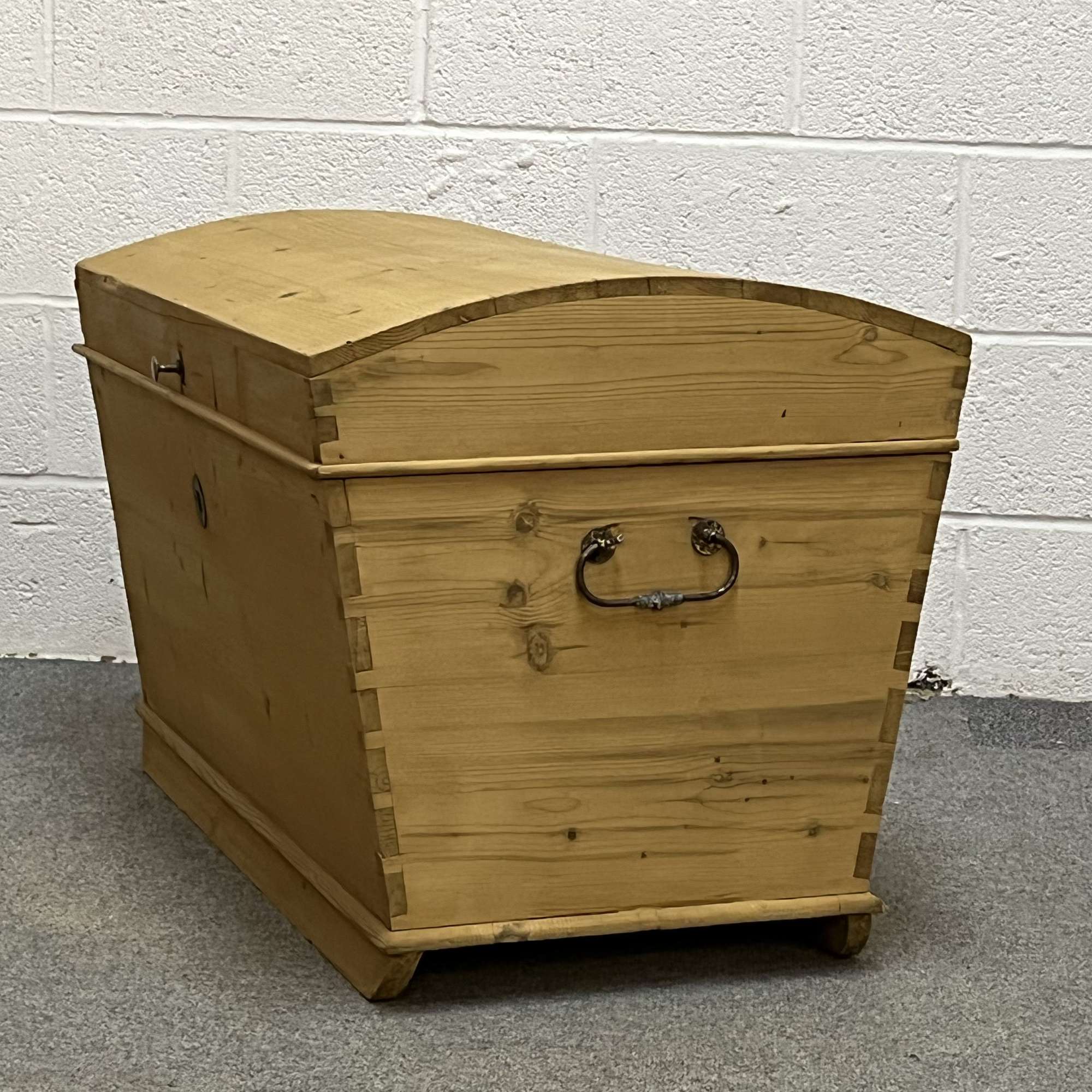 Old Pine Dome Top Chest Trunk