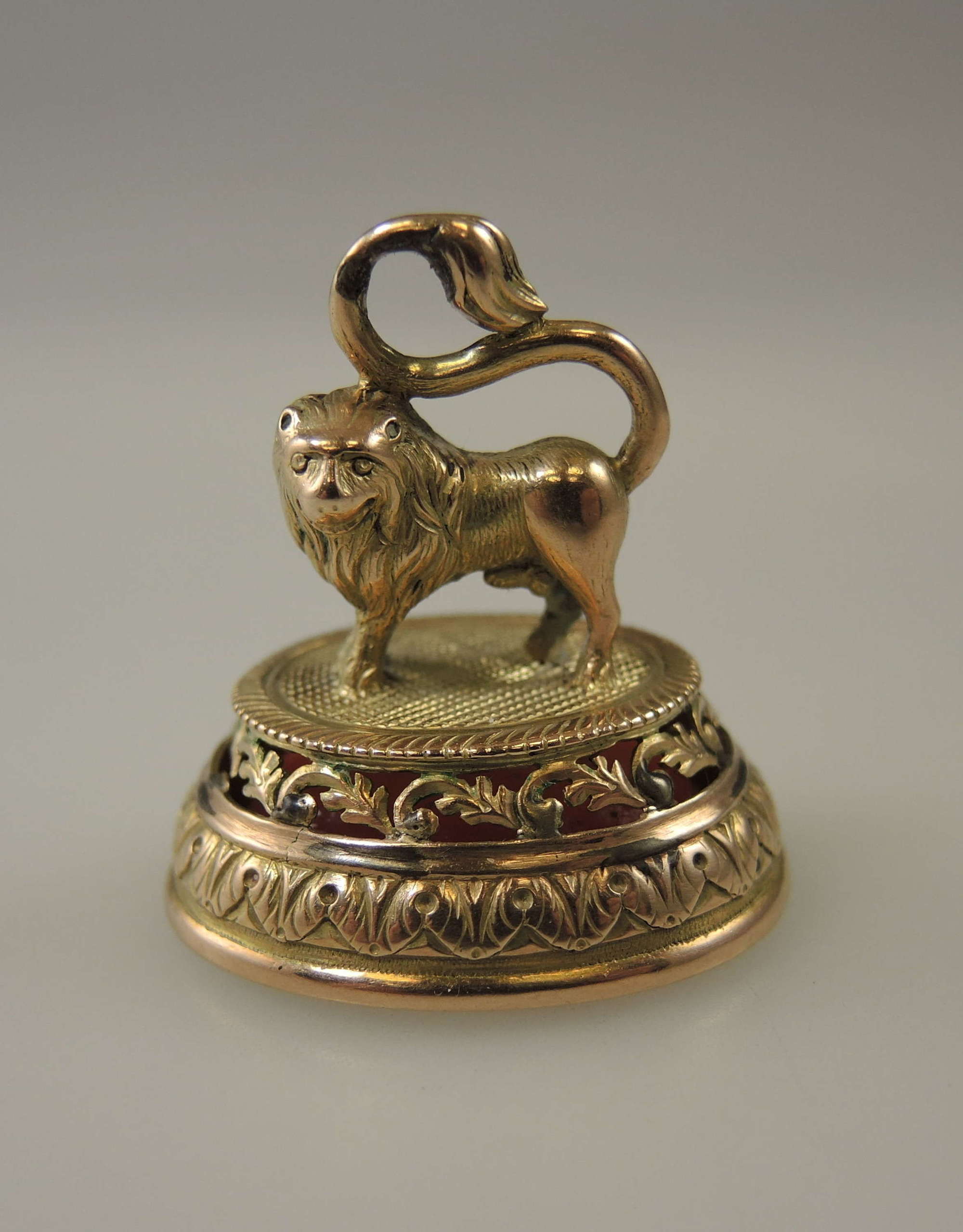 18K Gold lion seal with intaglio c1830