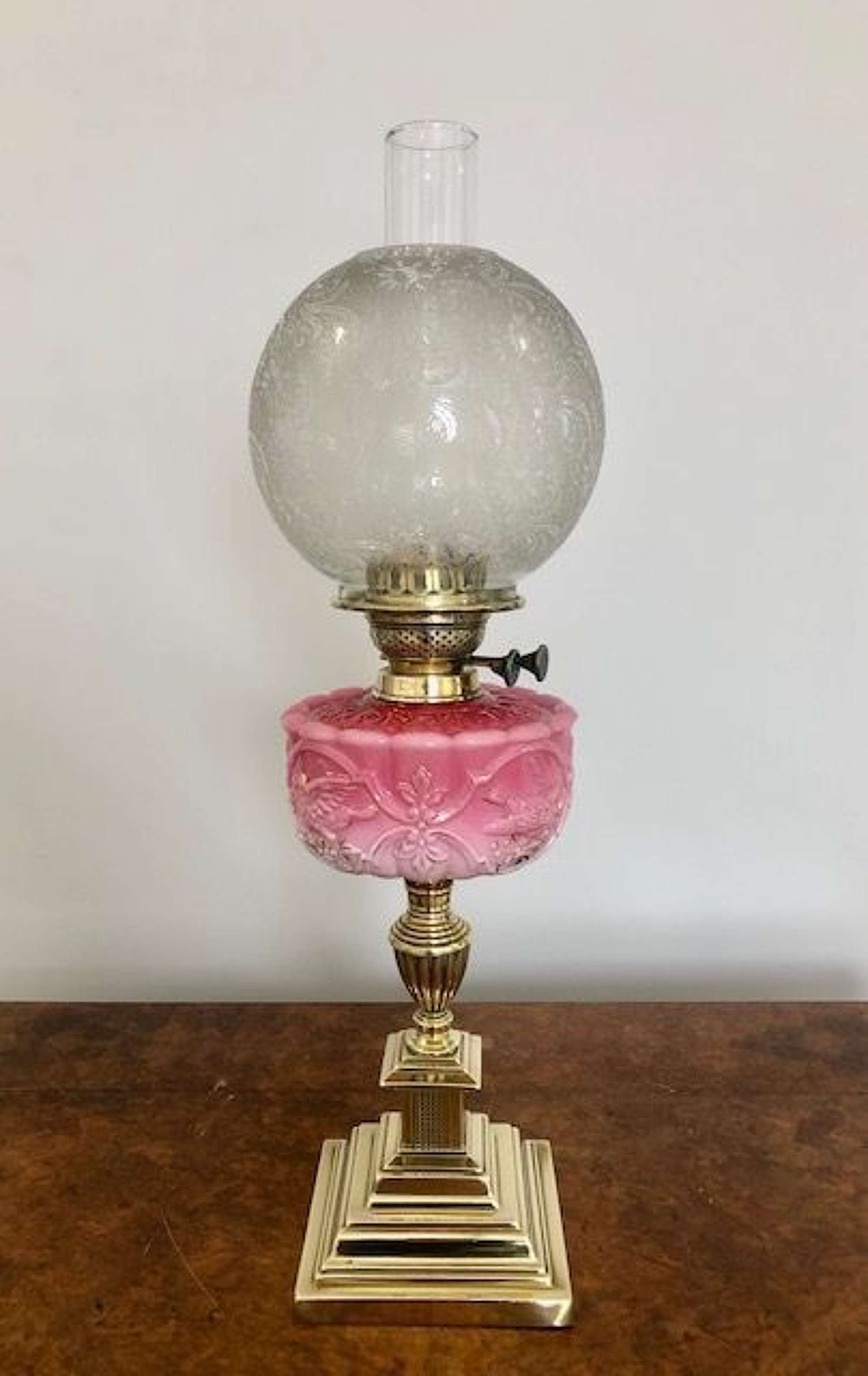 Superb Quality Antique Victorian Oil Lamp
