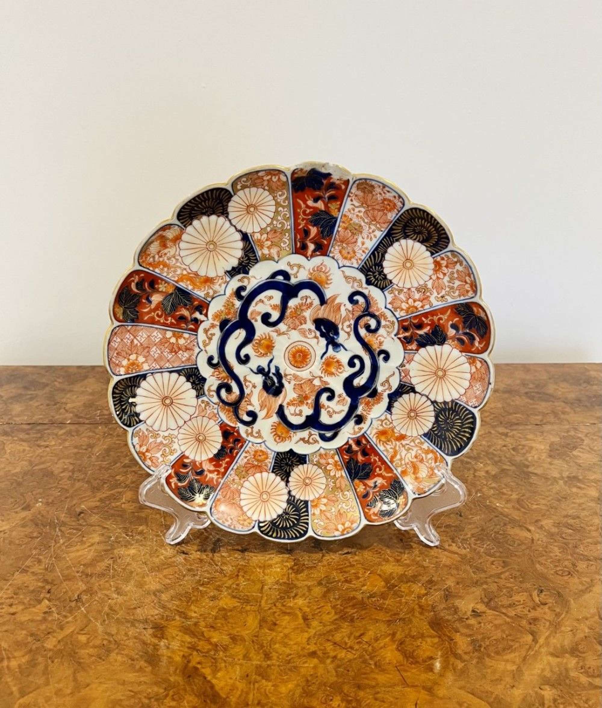 Quality Antique Japanese Imari Plate With A Scalloped Shaped Edge