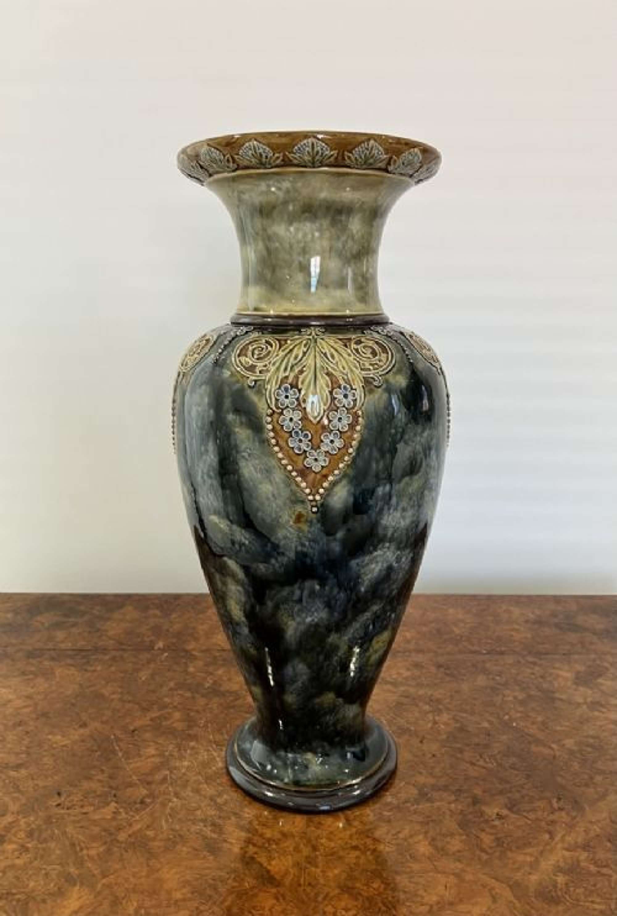 Large Antique Victorian Quality Royal Doulton Vase