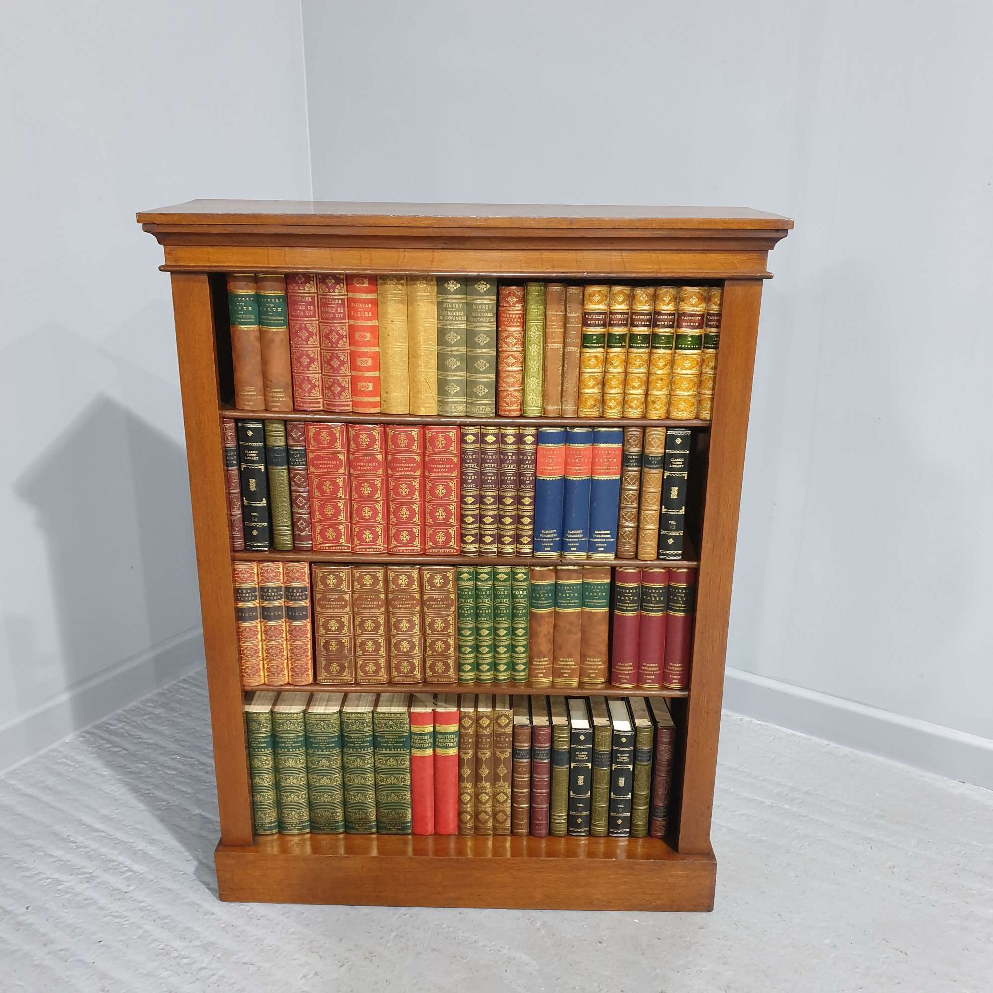 Very Good Oak Open Adjustable Library Antique Bookcase