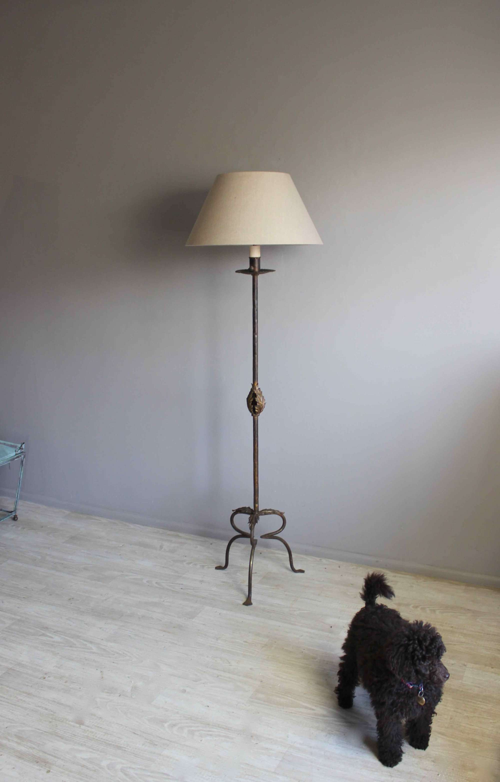 Elegant Spanish stick lamp with linen shade