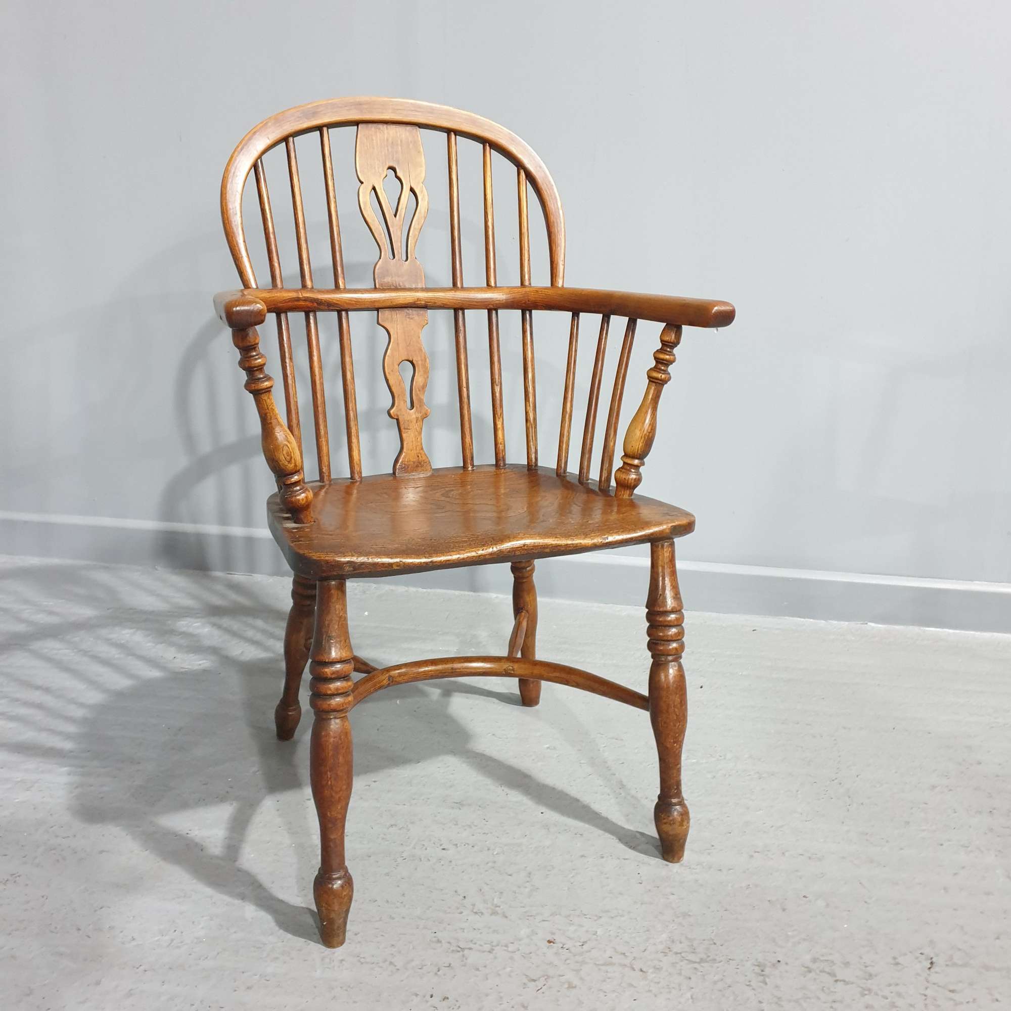 Fine Ash And Elm Antique Windsor Chair