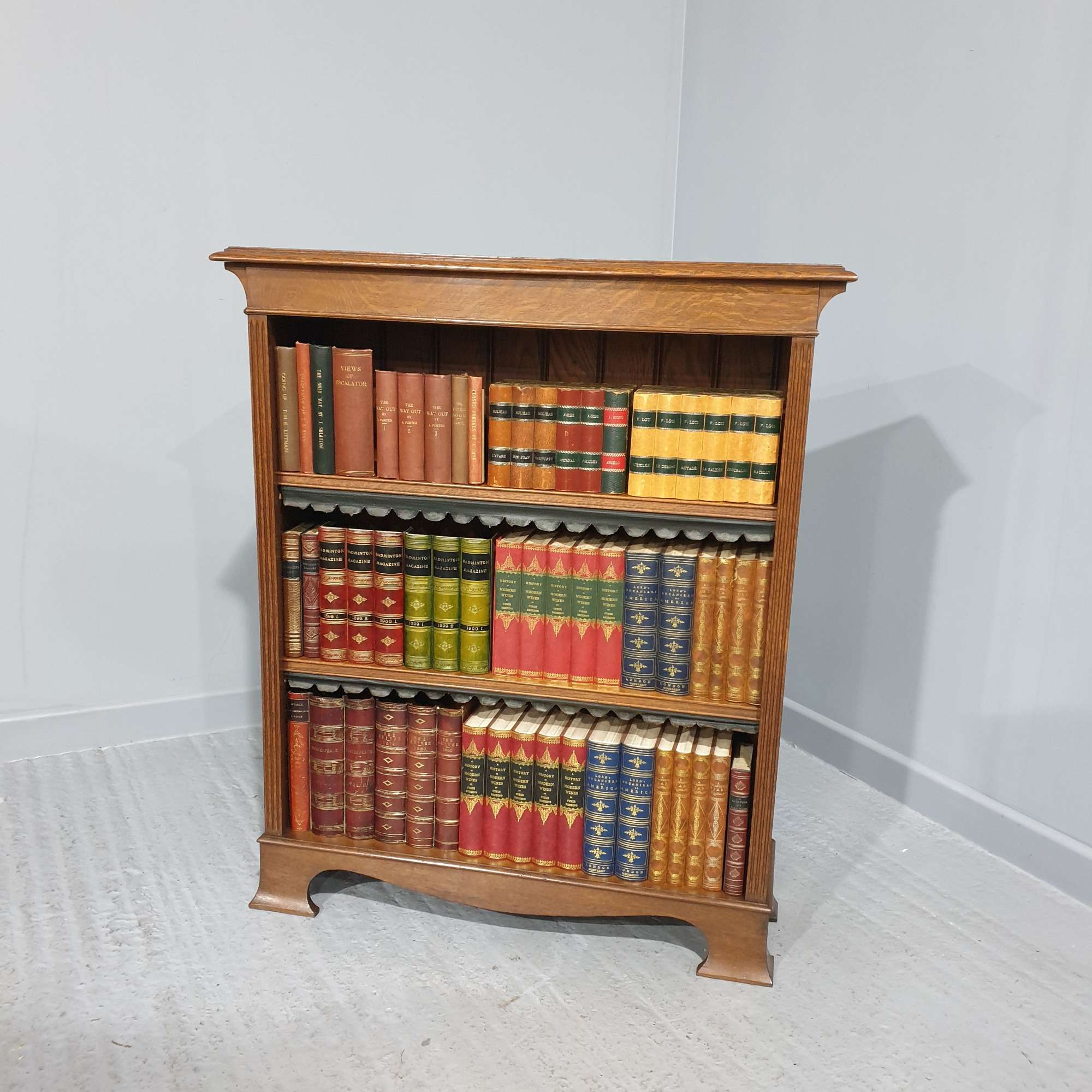Art Noveau Open Oak Adjustable Bookcase
