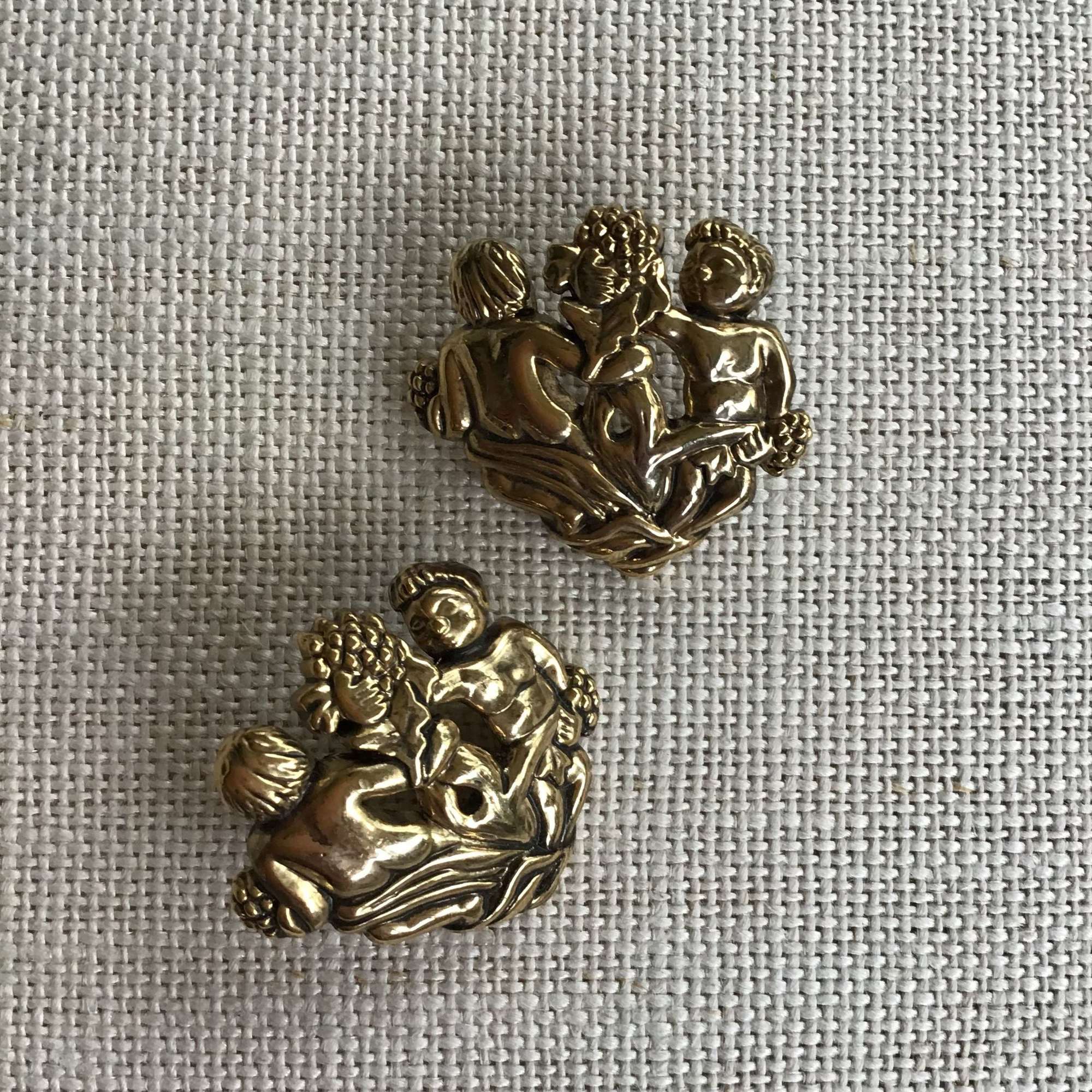 Vintage Joan Collins putti with grapes post earrings