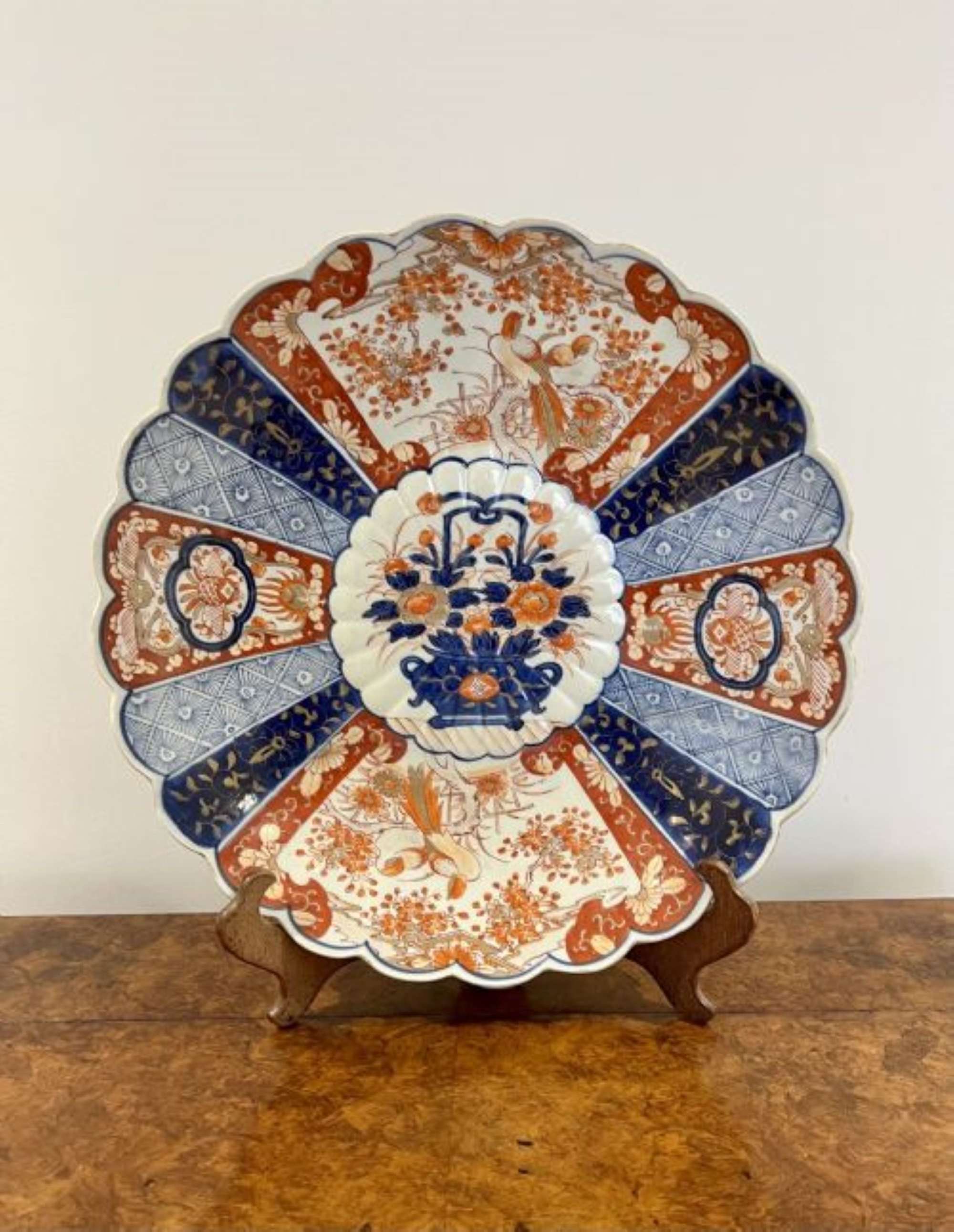 Fantastic Quality Large Antique Japanese Imari Plate With A Scallope