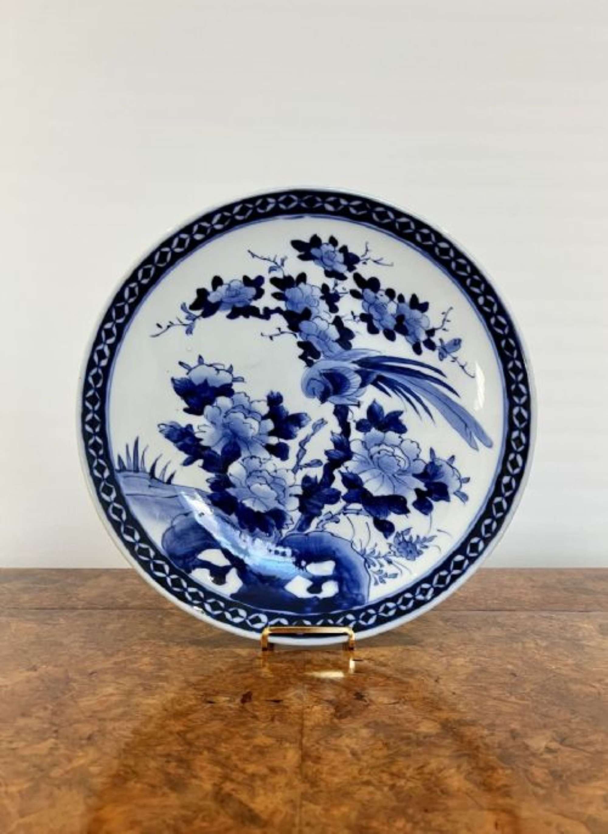 QUALITY ANTIQUE JAPANESE BLUE AND WHITE IMARI PLATE