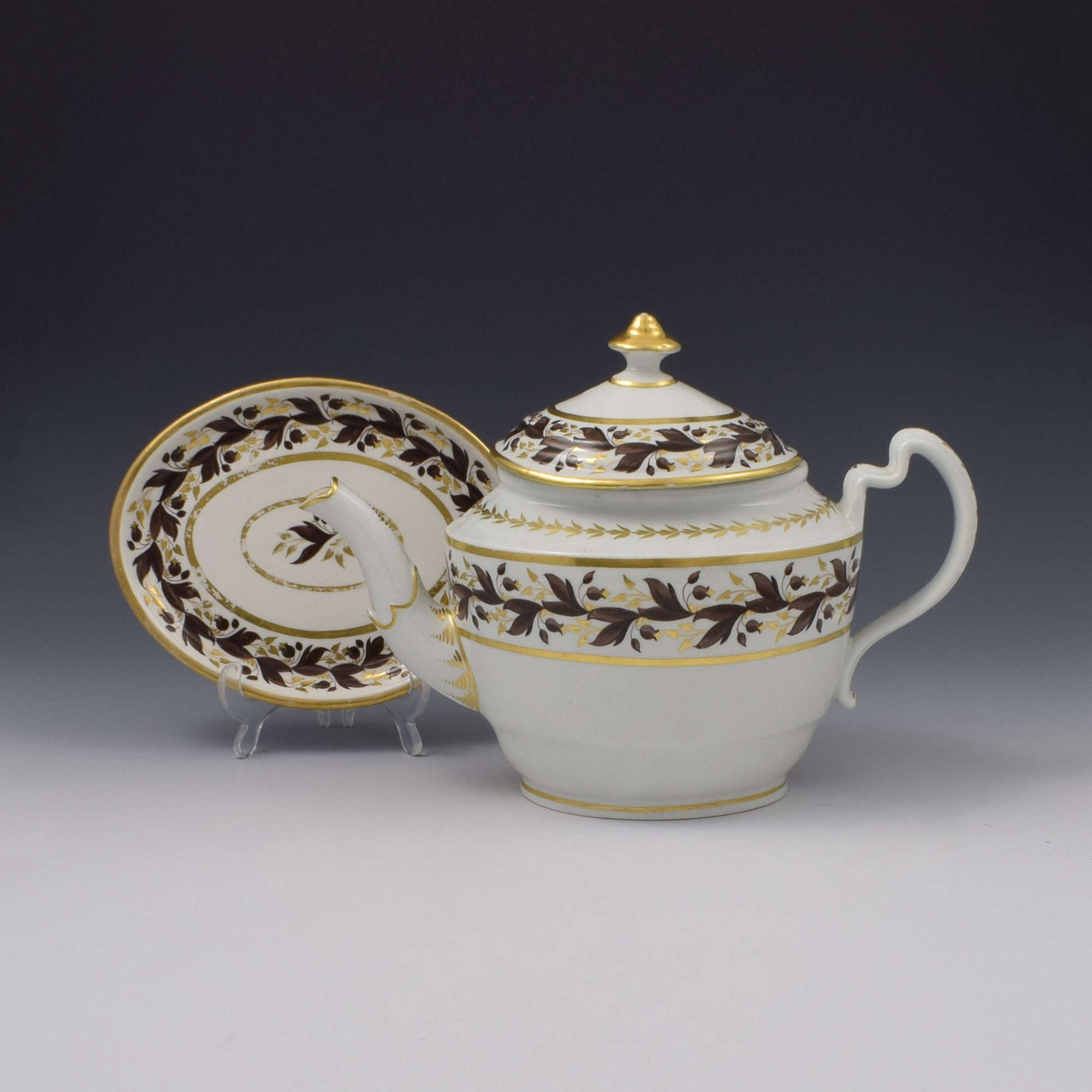 Flight & Barr Period Worcester Porcelain Teapot & Stand c.1800