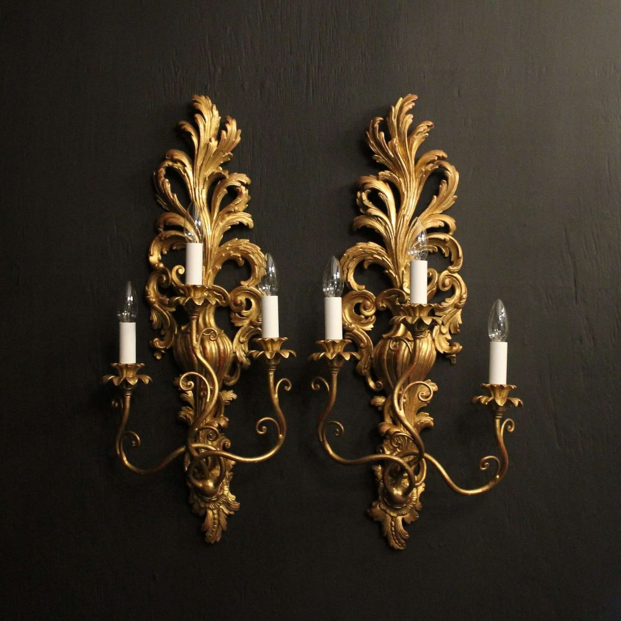 Italian Pair Of Giltwood Antique Wall Lights