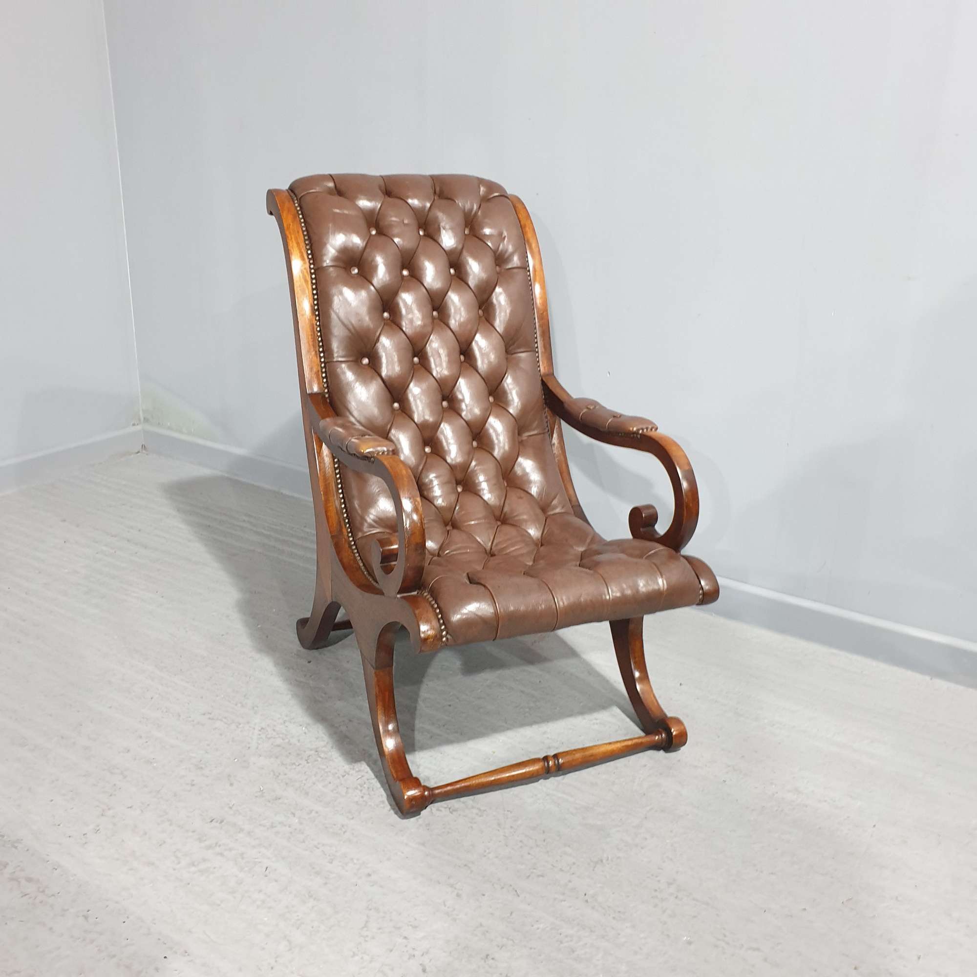 Superior Mahogany Slipper Antique Chair
