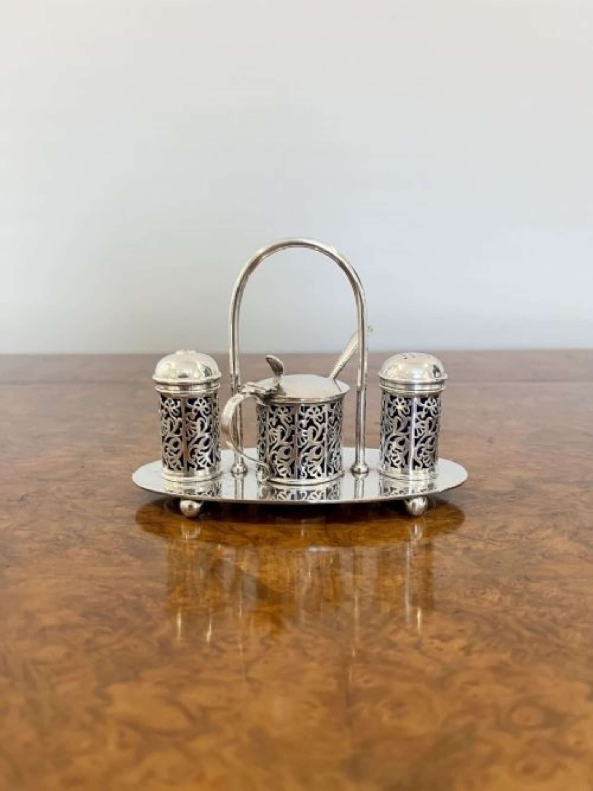 Lovely Antique Edwardian Quality Glass And Silver Plated Cruet Set