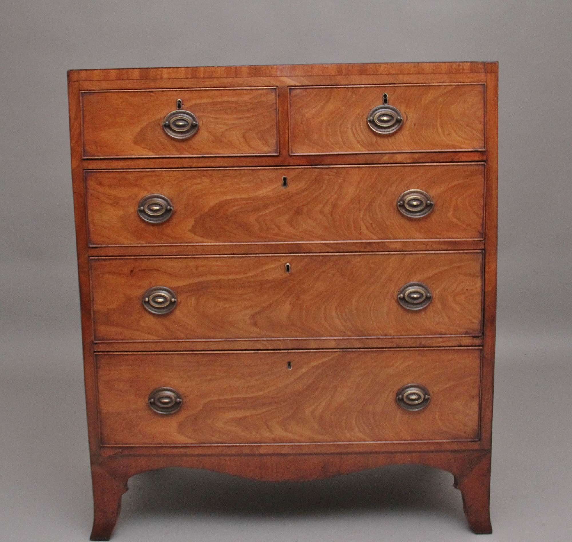 A lovely quality early 19th Century mahogany chest of drawers