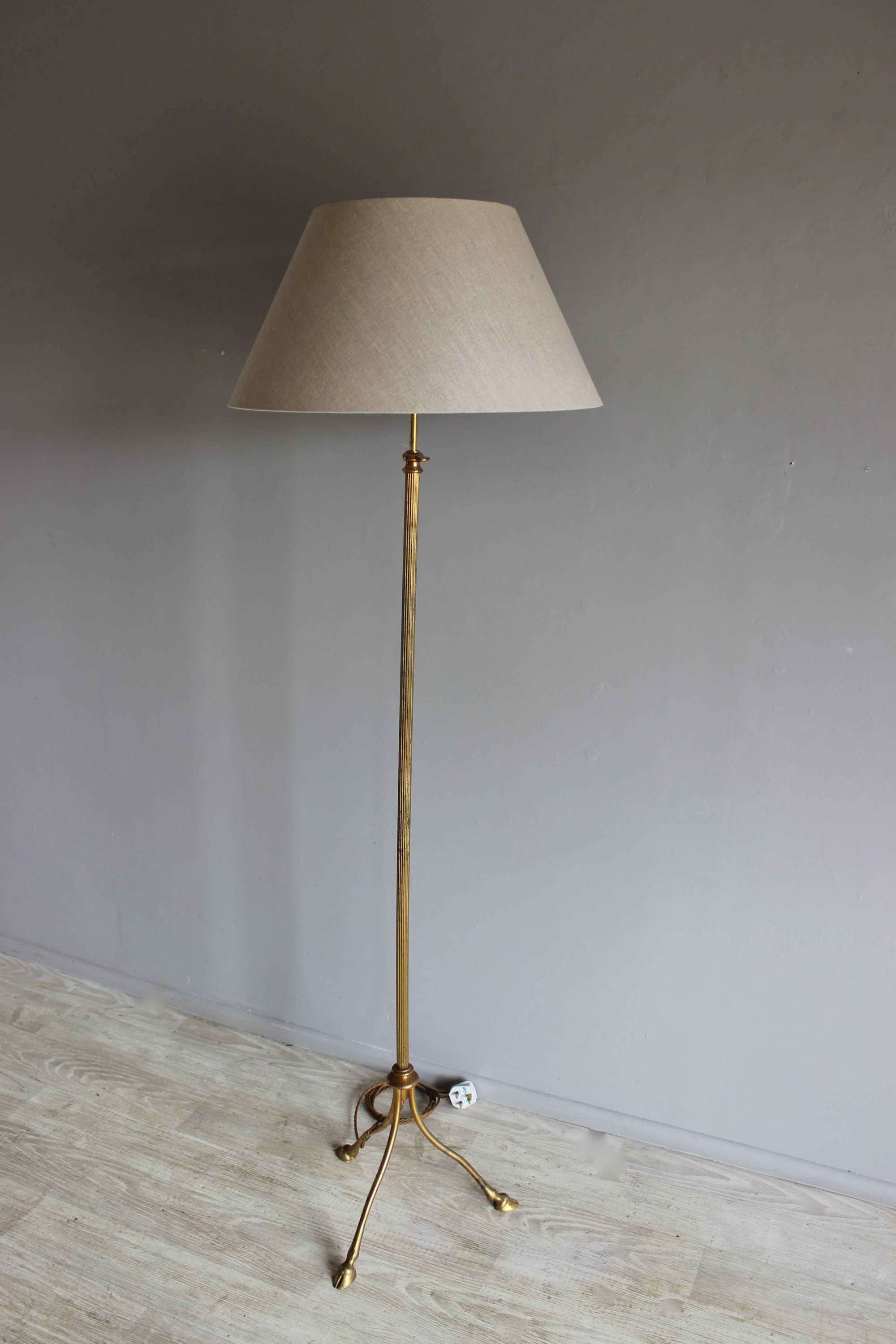 Adjustable height hoof foot floor lamp and linen shade