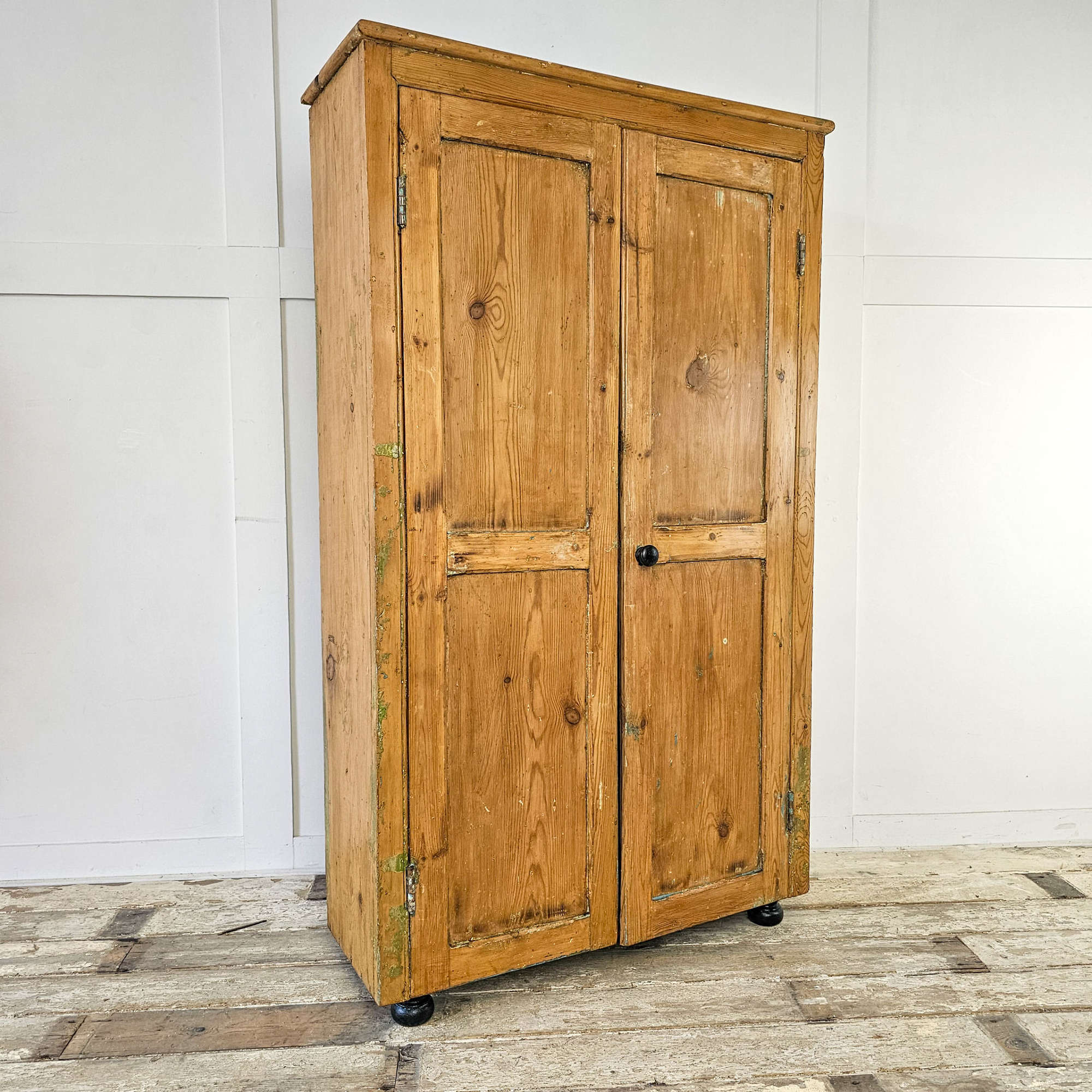 Early 20th Century Antique Pine Cupboard