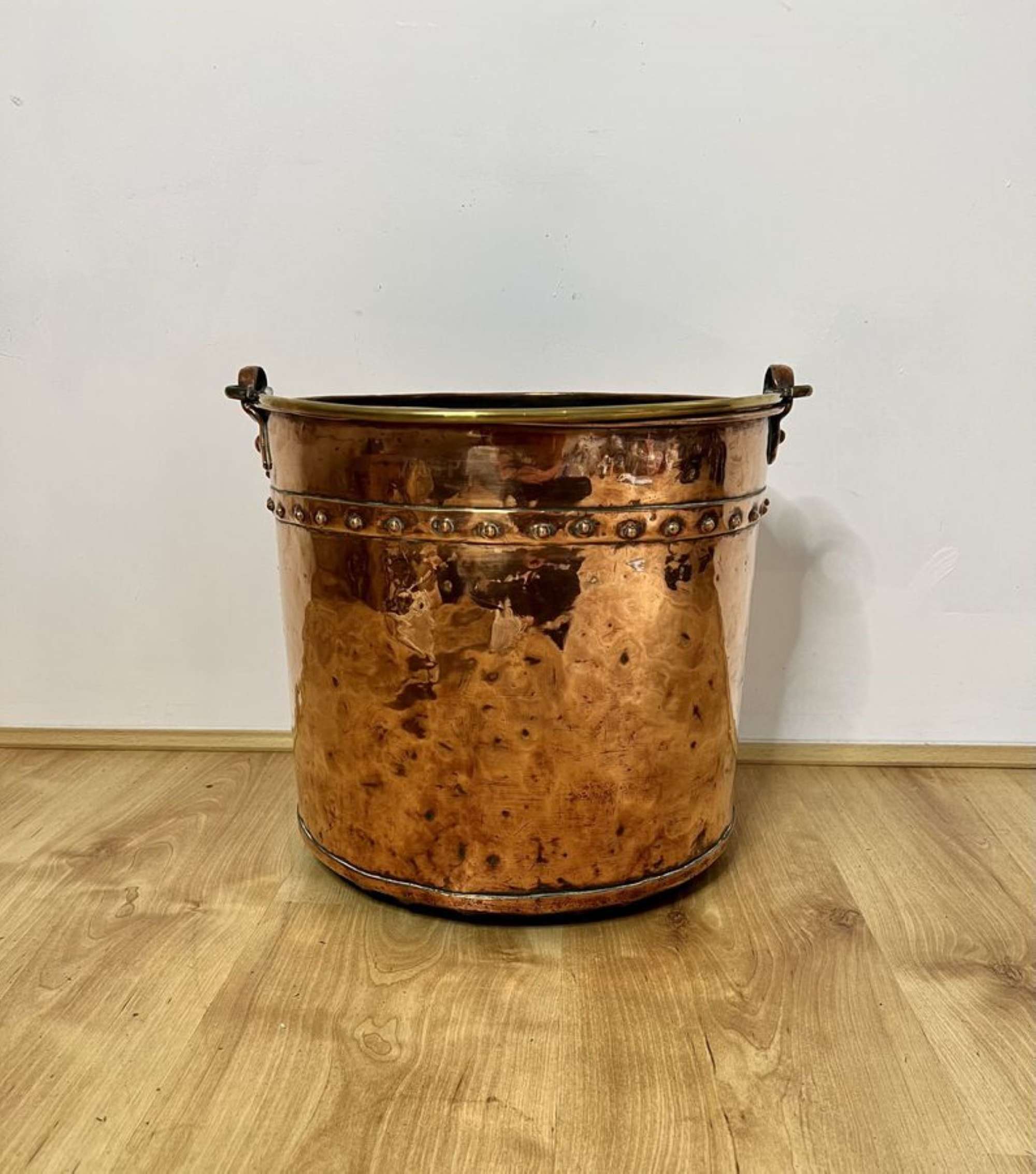 Quality antique Victorian copper coal bucket