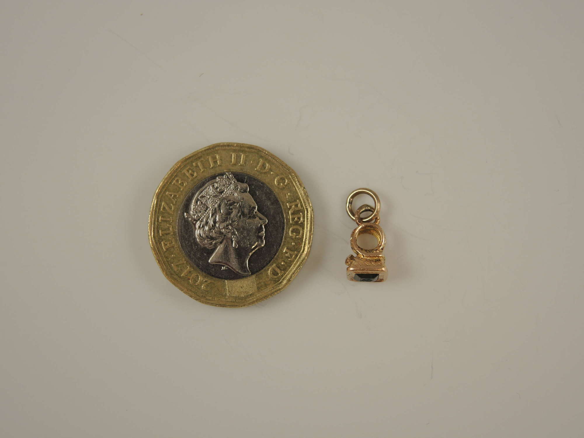 RARE Beautiful 18K gold Georgian miniature seal c1810