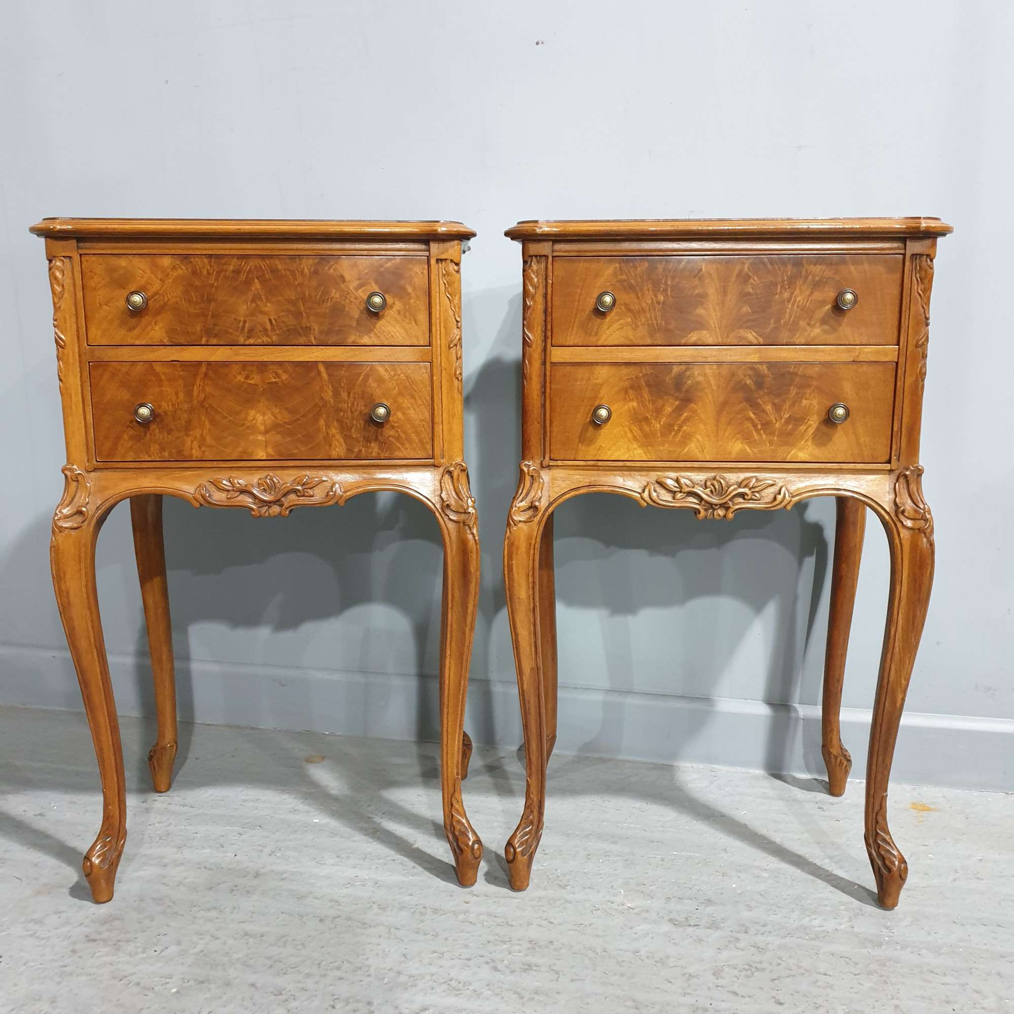 Top Quality Pair Oversized Walnut Bedside Lamp Chests Of Drawers