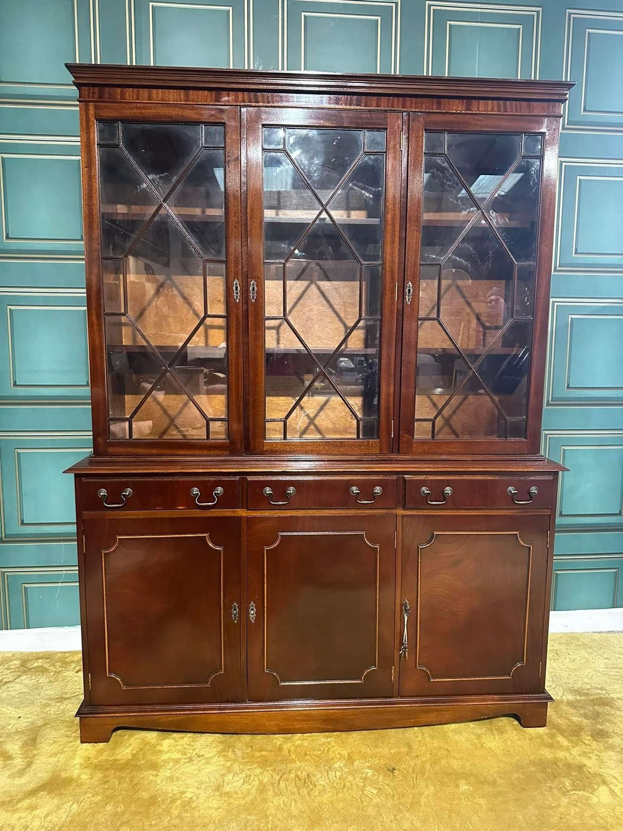 A Georgian Style Mahogany Full Height  Antique  Vintage Bookcase