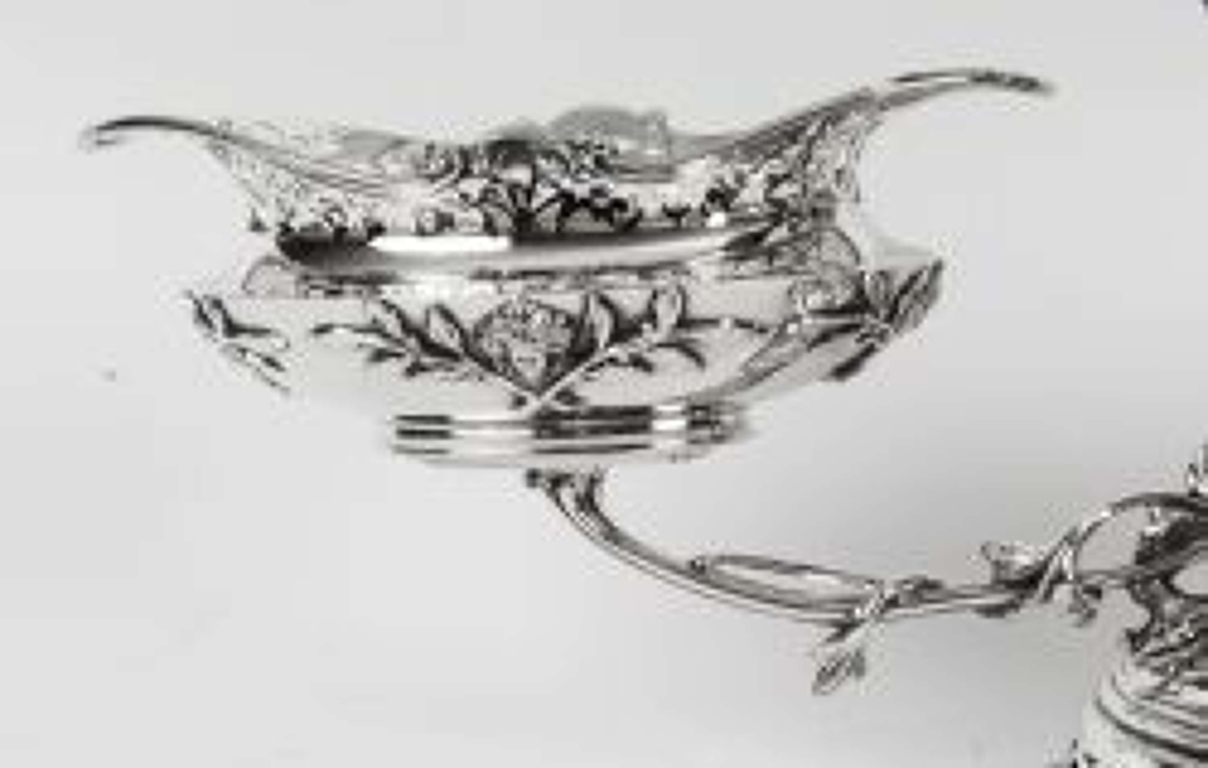 装飾的な金属工芸品 1910年頃 SILVER イギリス 純銀P. EP ルイ15世様式 貝殻装飾ロココ様式