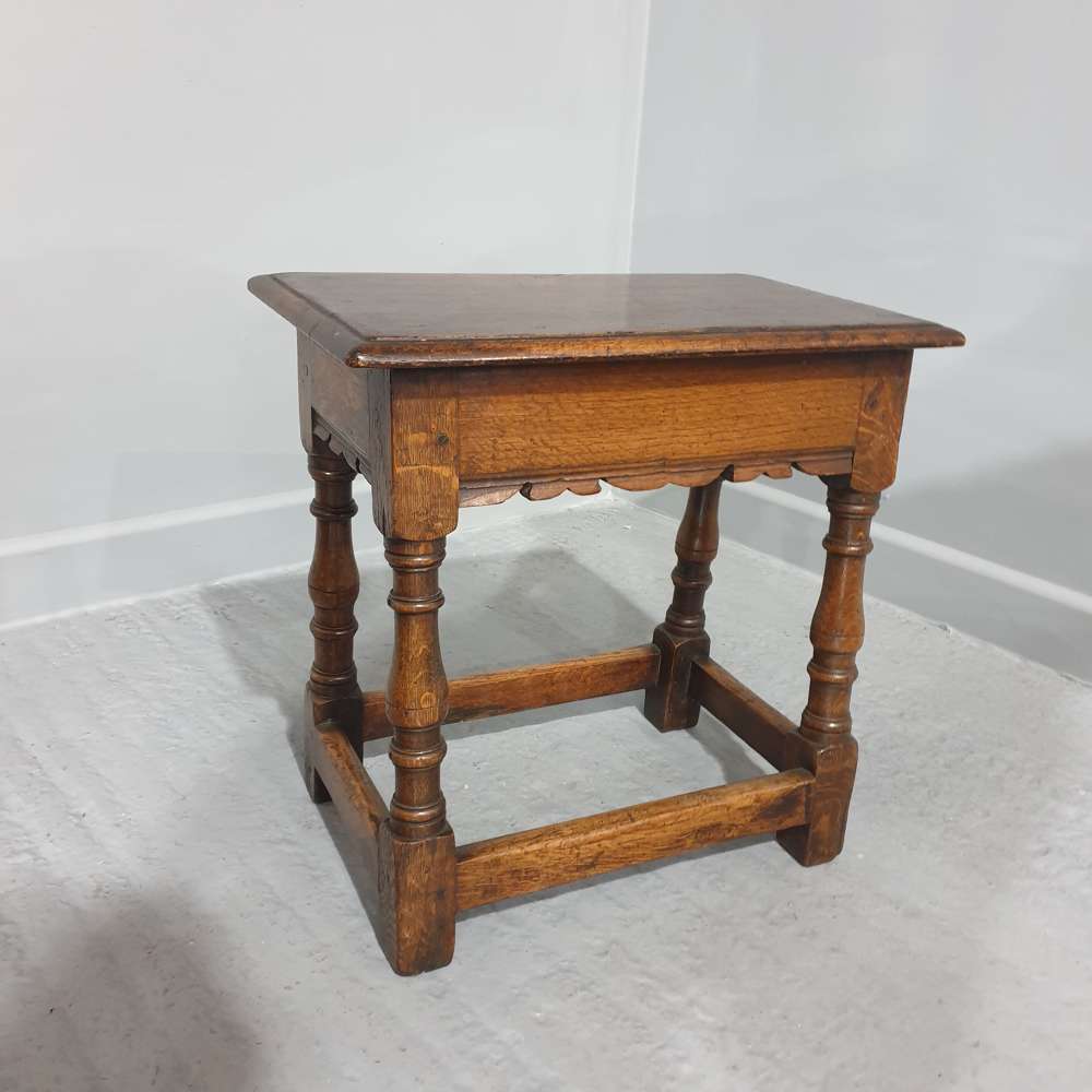 Very Good Oak Joint Stool