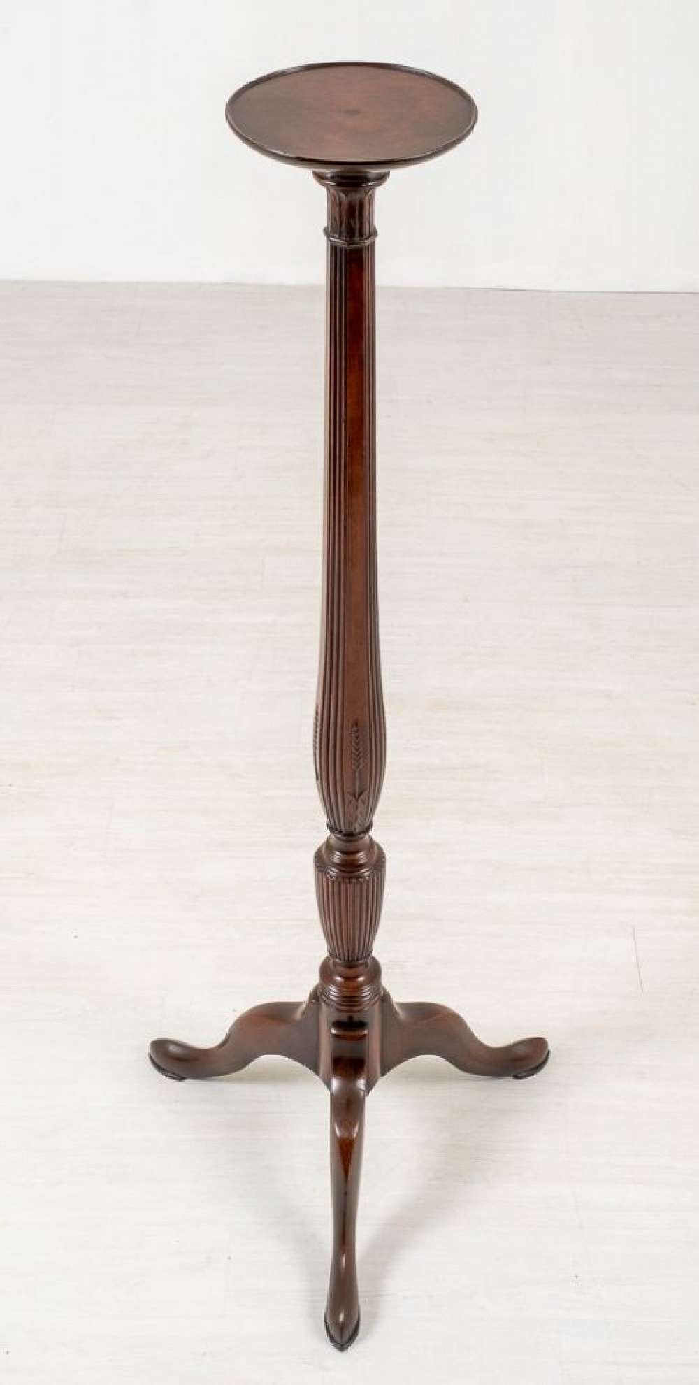 Hepplewhite Torchiere Mahogany Column Stand