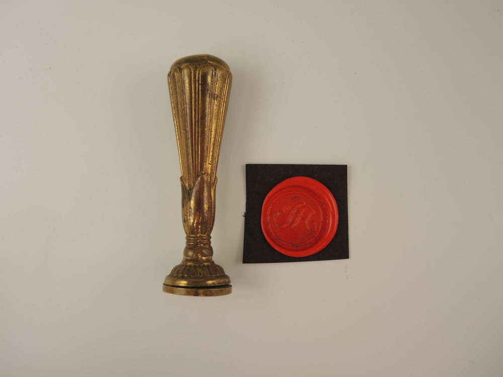 Victorian desk seal with S initials c1850