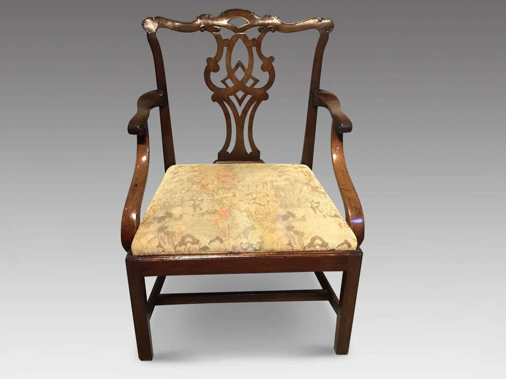 Antique elbow chair