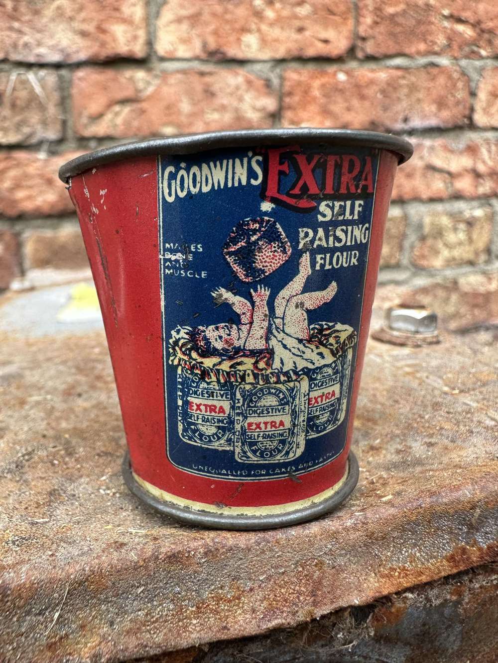 Lovely little goodwins flour advertising tin measure